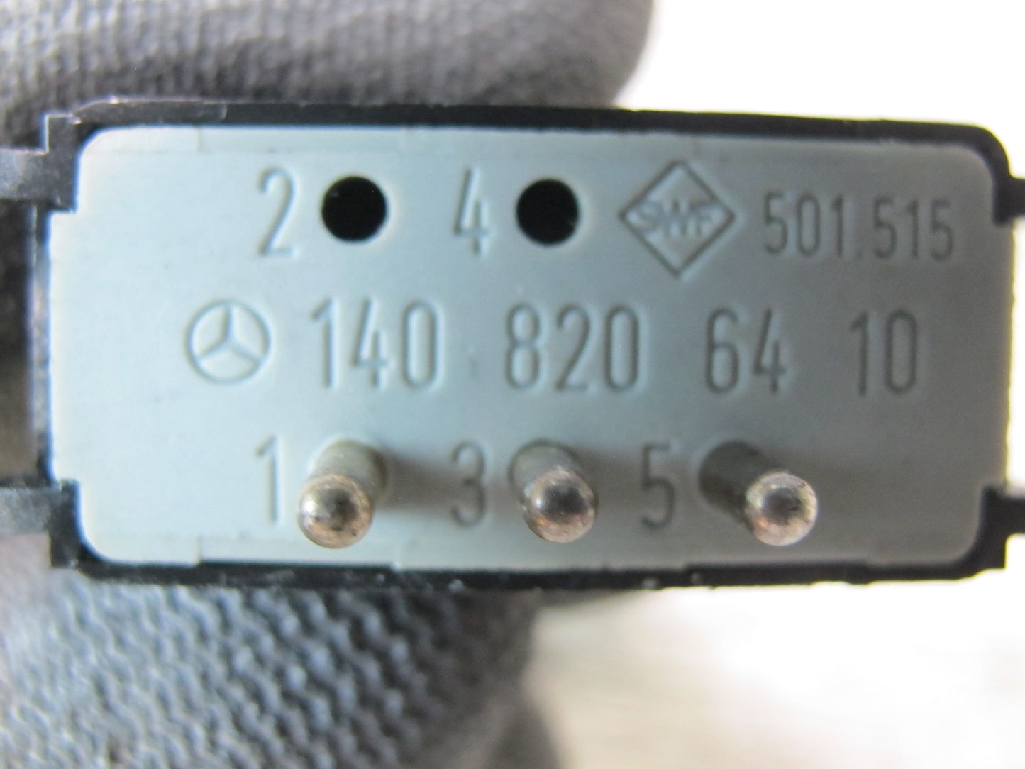 96-99 Mercedes W140 C140 CL Coupe Seat Belt Feeder Button Switch 1408206410 OEM