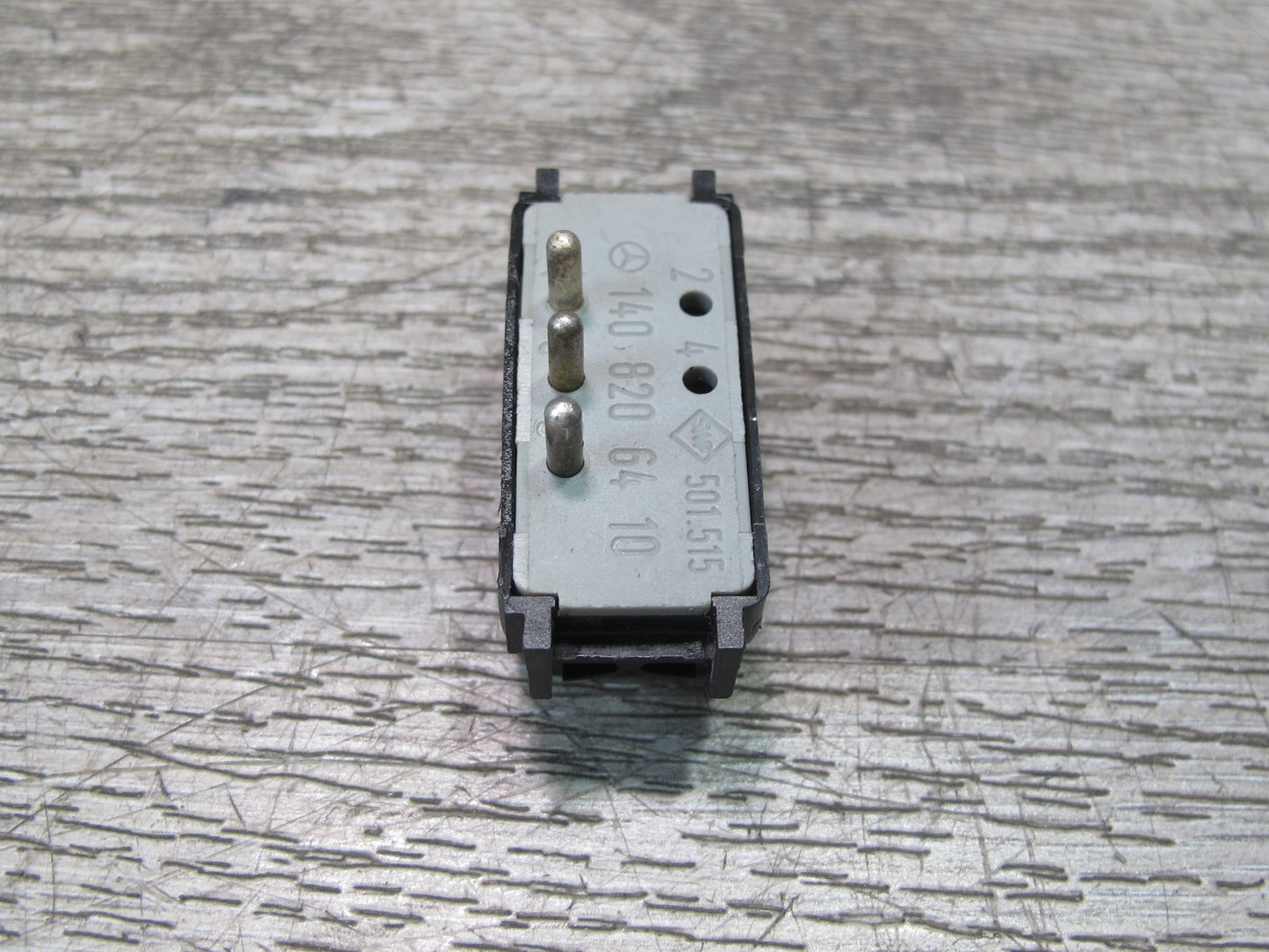 96-99 Mercedes W140 C140 CL Coupe Seat Belt Feeder Button Switch 1408206410 OEM