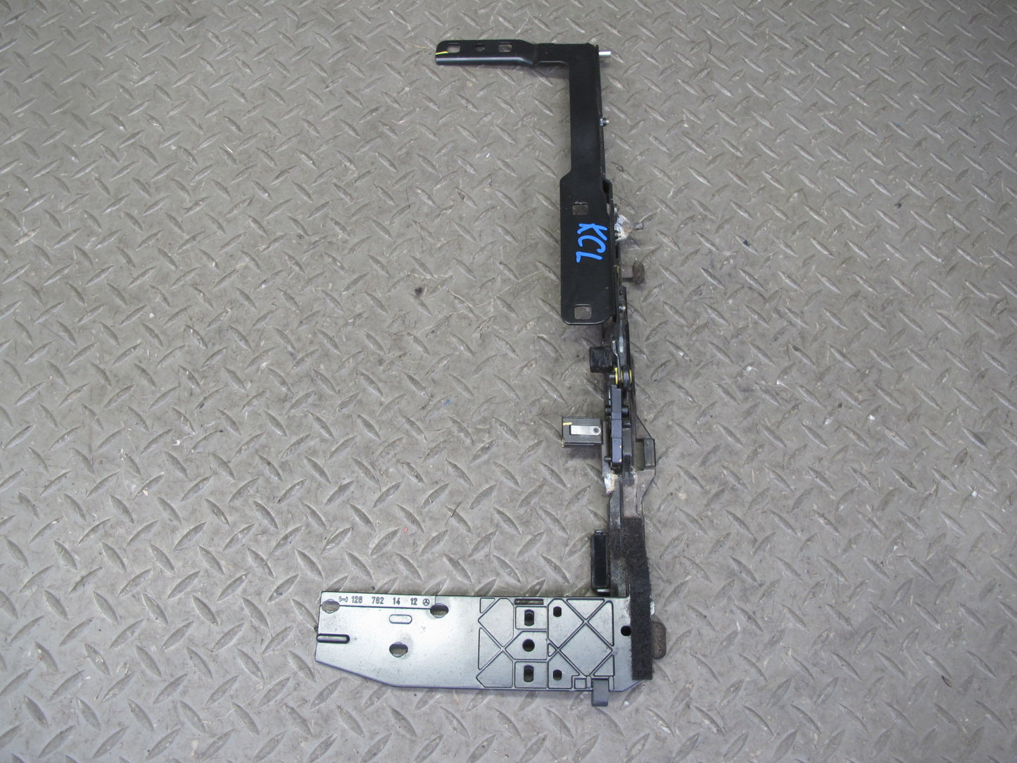 96-98 Mercedes W140 C140 CL Coupe Sunroof Hinge Bracket Support Panel OEM