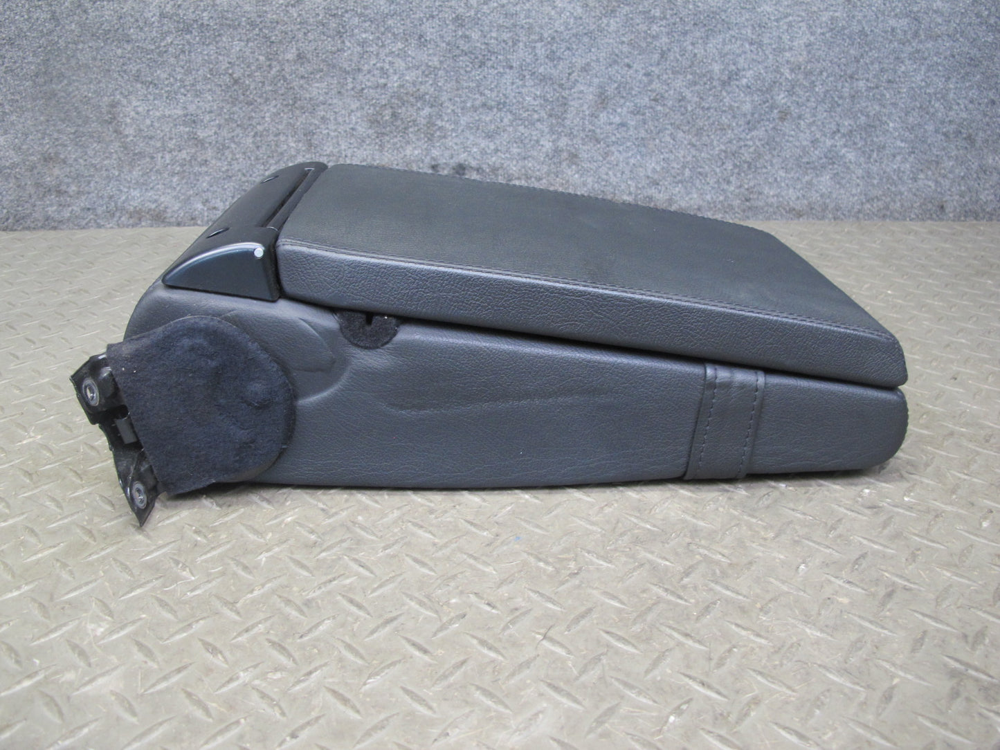 96-99 Mercedes W140 C140 CL Coupe Rear Folding Armrest CUP Holder OEM