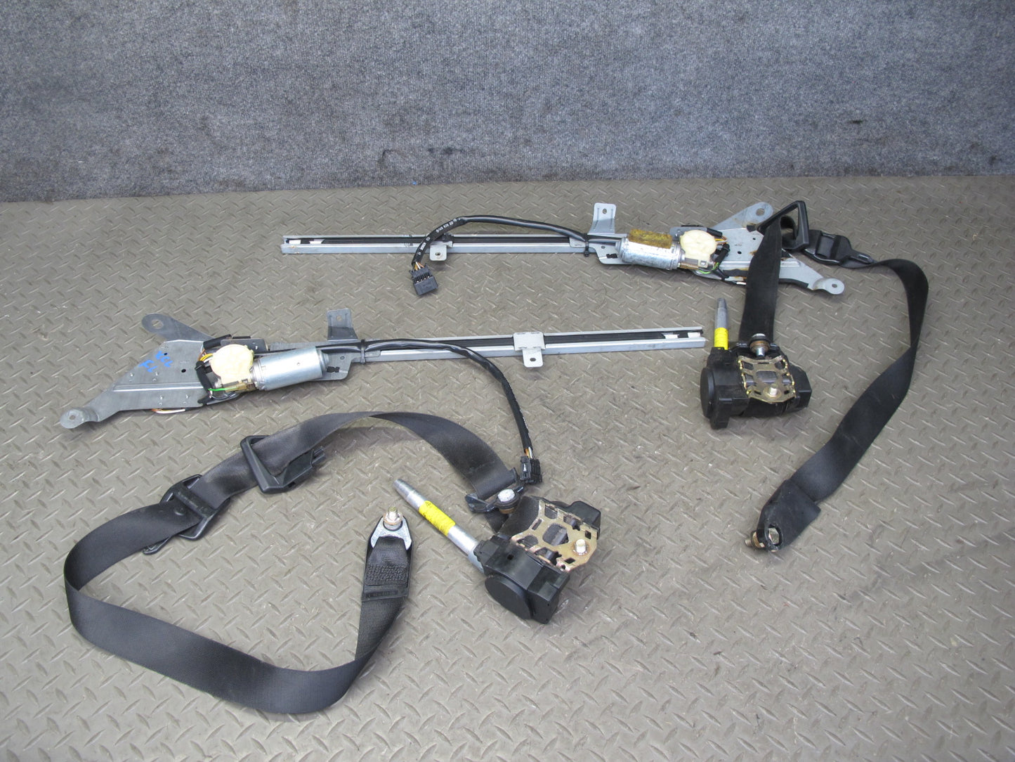 96-99 MERCEDES W140 COUPE CL600 FRONT RIGHT & LEFT SIDE SEATBELT RETRACTOR W/ EXTENDER FEEDER SET OEM
