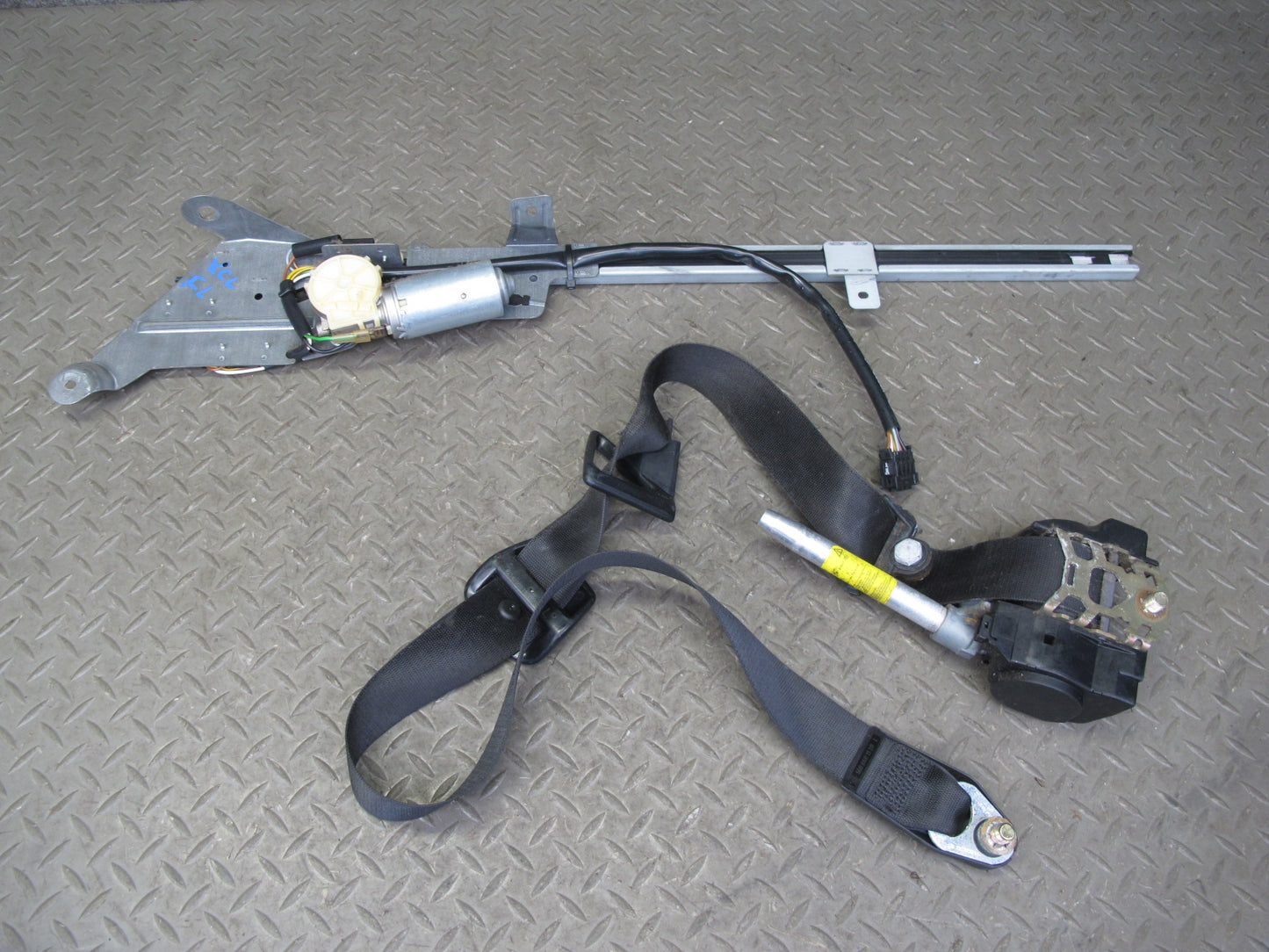 96-99 MERCEDES W140 COUPE CL600 FRONT RIGHT & LEFT SIDE SEATBELT RETRACTOR W/ EXTENDER FEEDER SET OEM