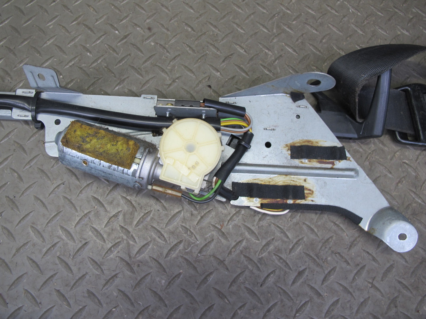 96-99 MERCEDES W140 COUPE CL600 FRONT RIGHT & LEFT SIDE SEATBELT RETRACTOR W/ EXTENDER FEEDER SET OEM
