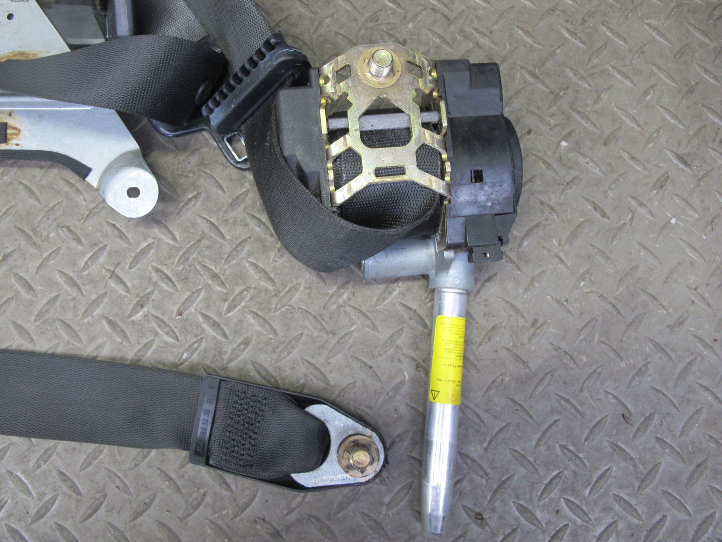 96-99 MERCEDES W140 COUPE CL600 FRONT RIGHT & LEFT SIDE SEATBELT RETRACTOR W/ EXTENDER FEEDER SET OEM