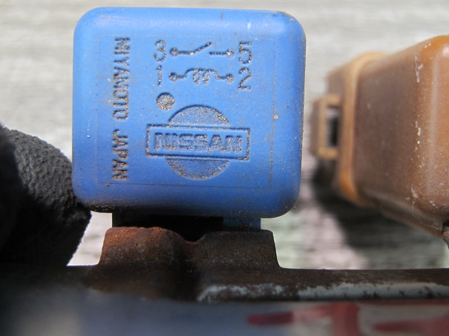 90-96 Nissan 300ZX Z32 Set of 2 Relay w Mount Bracket Assembly OEM