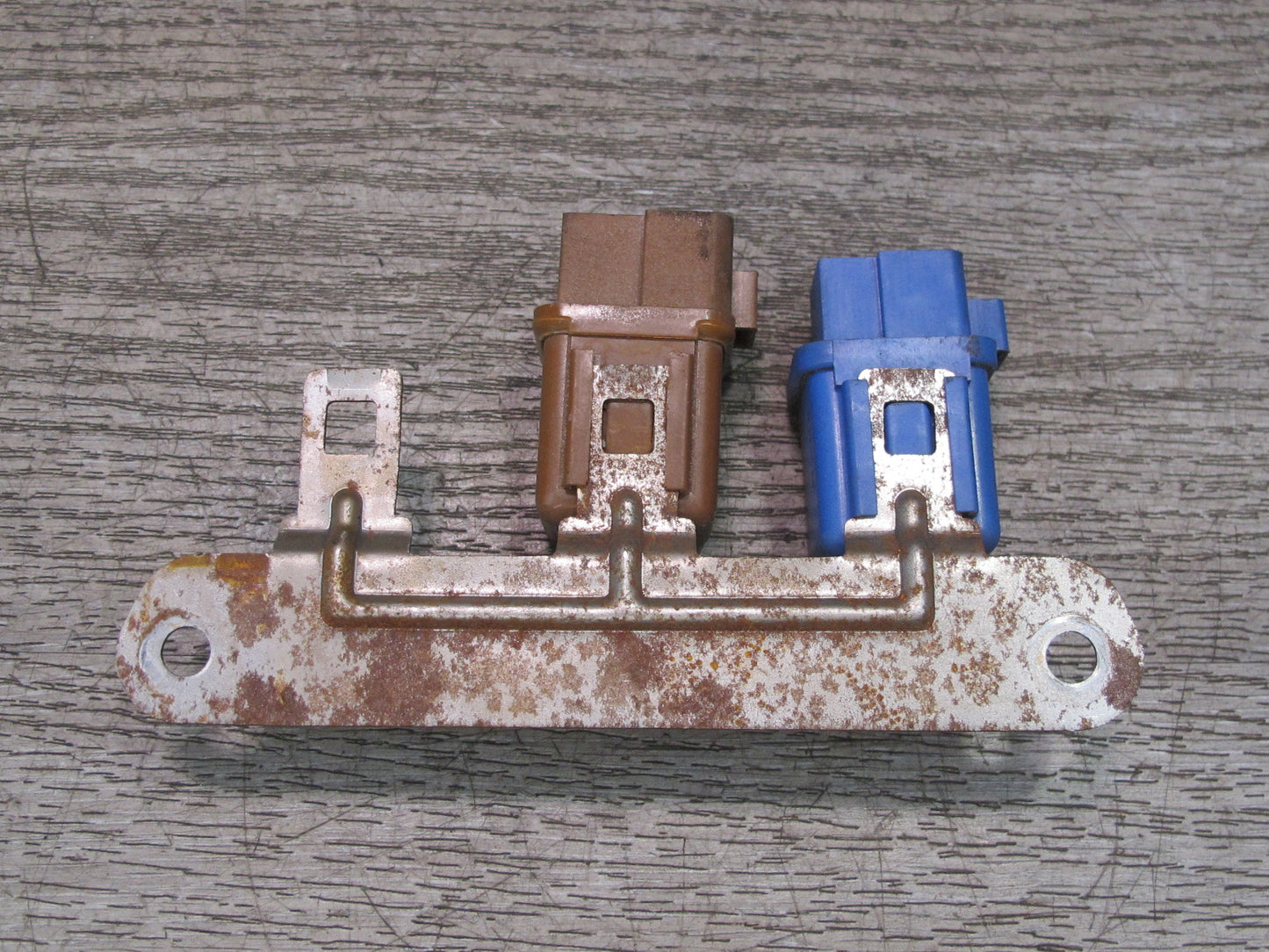 90-96 Nissan 300ZX Z32 Set of 2 Relay w Mount Bracket Assembly OEM