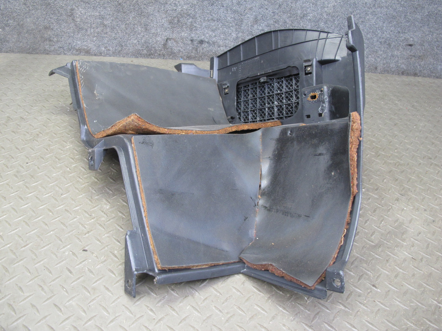 90-96 Nissan Z32 300ZX Coupe 2+0 Rear Right Quarter Trunk Trim Cover Panel OEM
