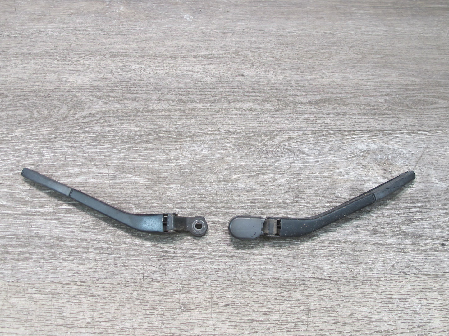 96-99 Mercedes W140 C140 Cl-class Coupe Set of 2 Front Headlight Wiper Arm OEM