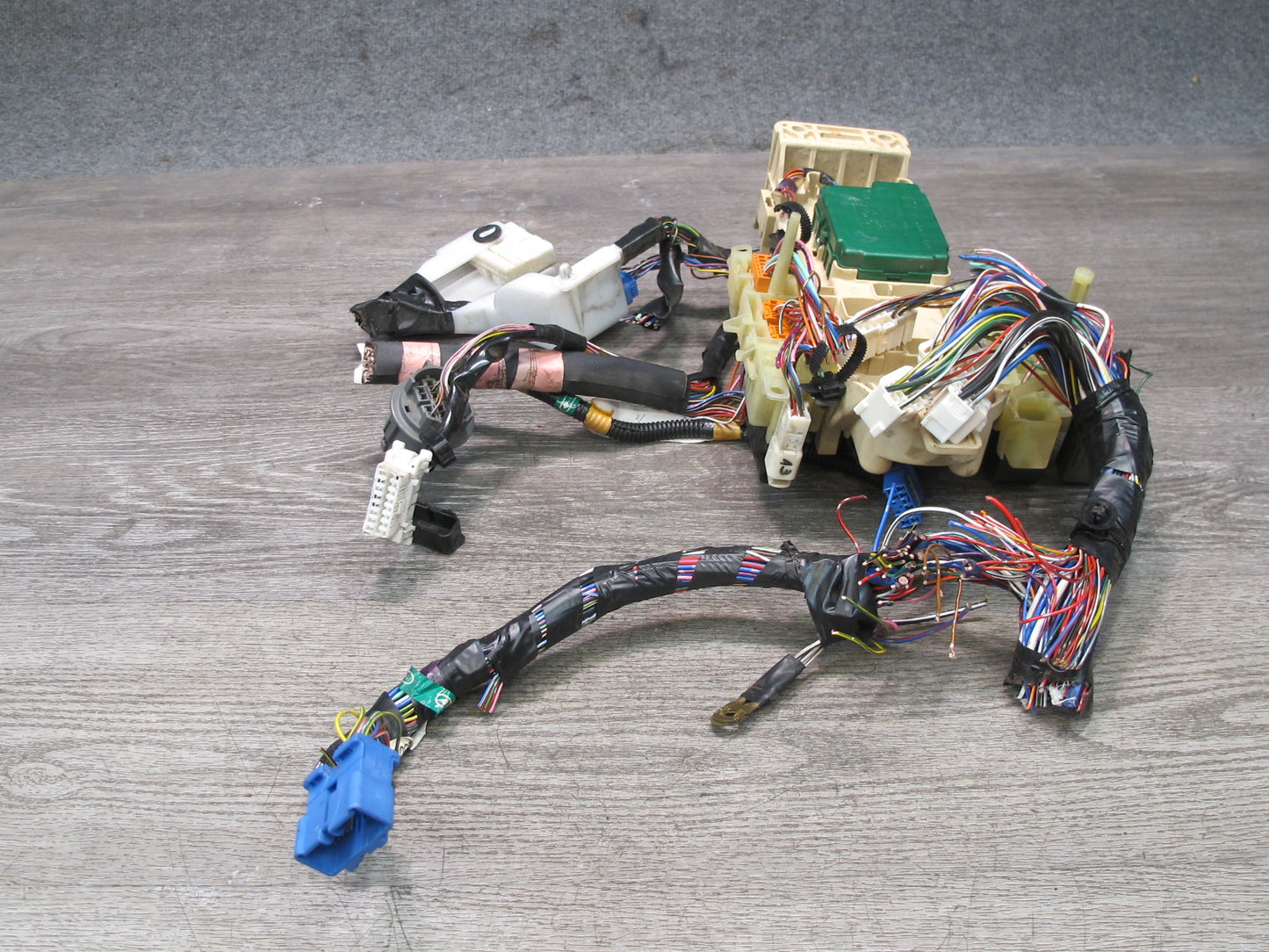 97-98 Lexus JZZ31L SC300 Interior Fuse Relay Box Module w Integration Relay OEM