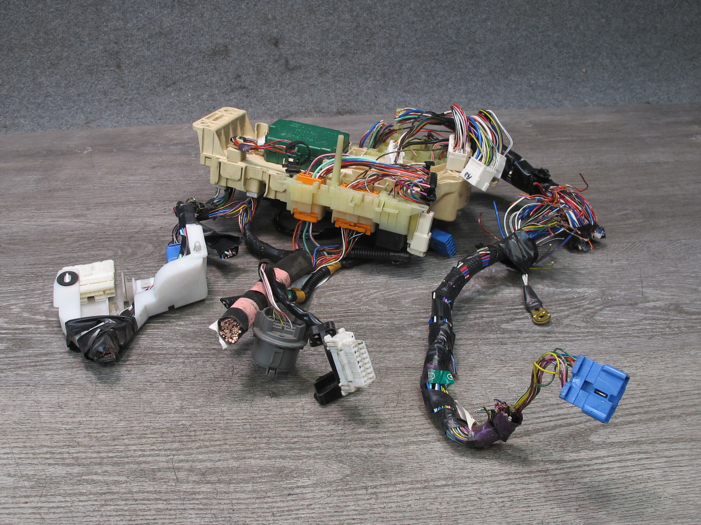 97-98 Lexus JZZ31L SC300 Interior Fuse Relay Box Module w Integration Relay OEM