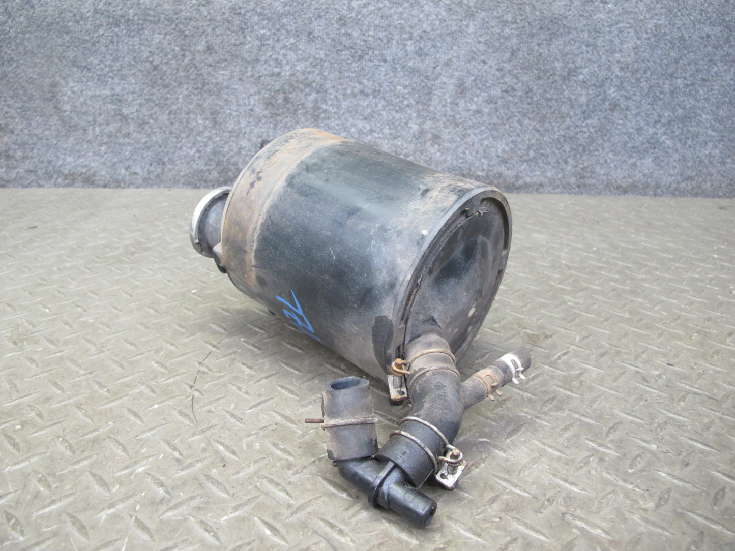 90-95 Nissan Z32 300ZX Turbo Fuel Evap Vapor Charcoal Canister 14950-40P01 OEM