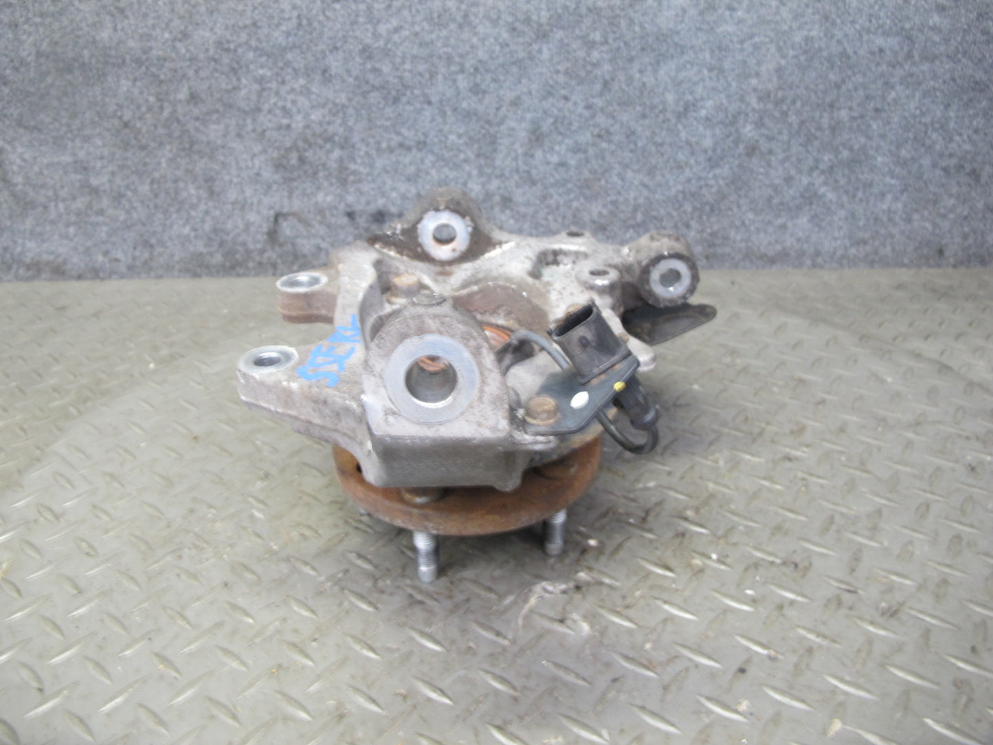 07-10 Saturn SKY Pontiac Solstice Rear Left Spindle Knuckle Wheel Hub 88K OEM