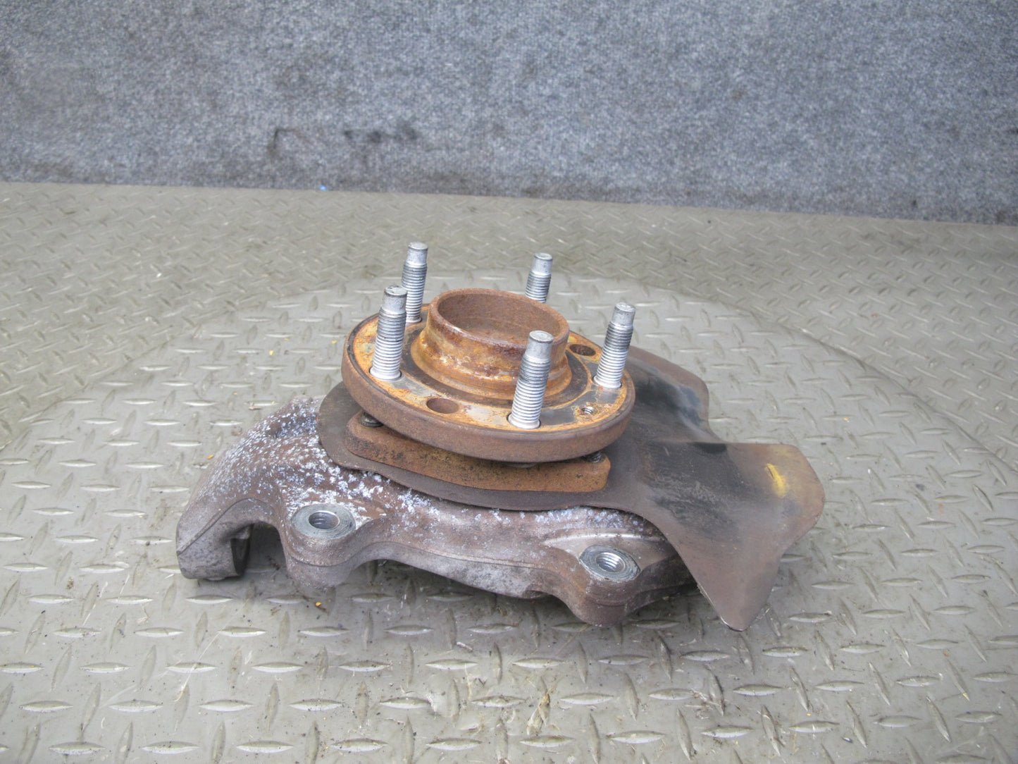 07-10 Saturn SKY Pontiac Solstice Front Right Spindle Knuckle Wheel Hub OEM