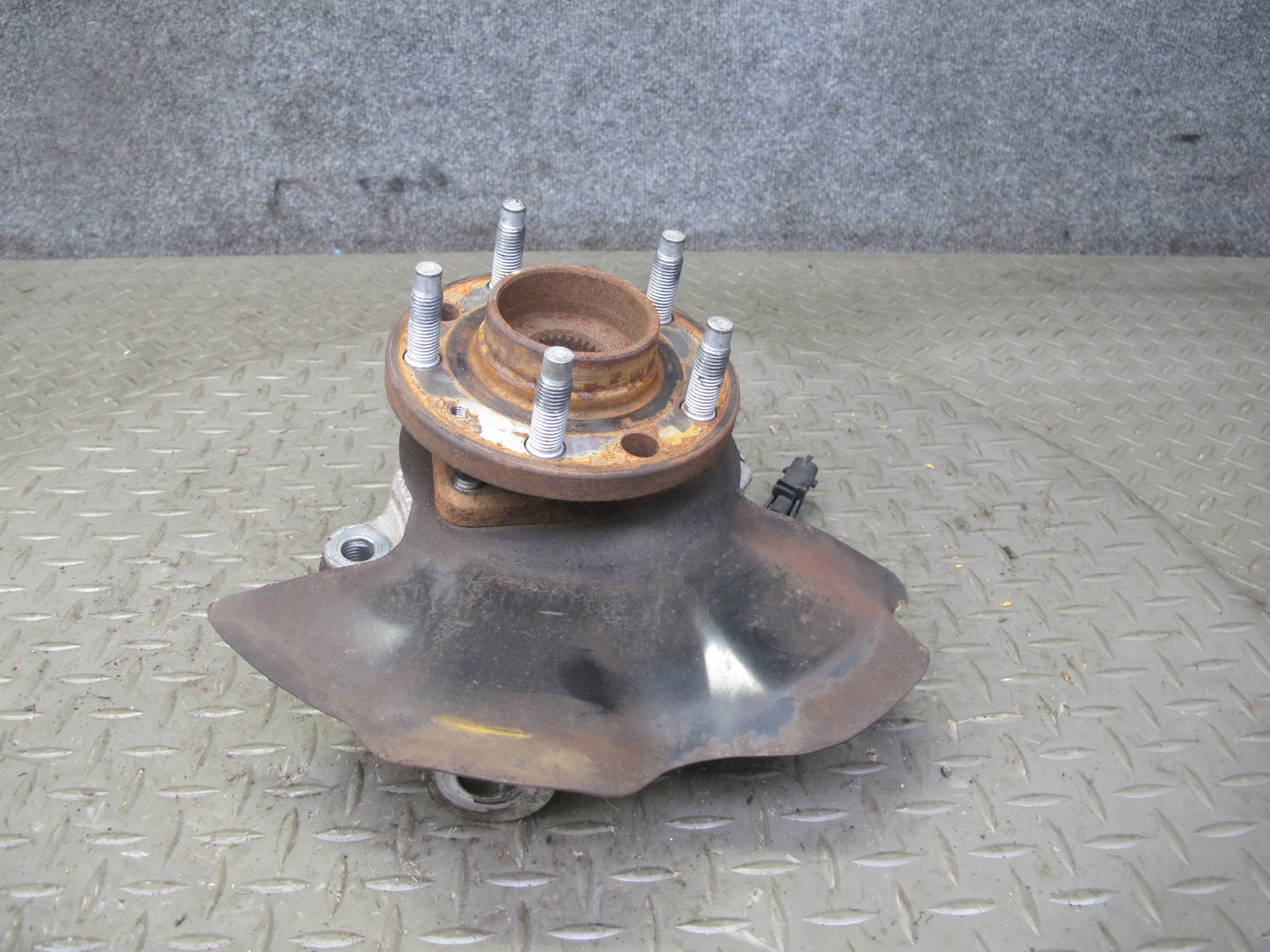 07-10 Saturn SKY Pontiac Solstice Front Right Spindle Knuckle Wheel Hub OEM