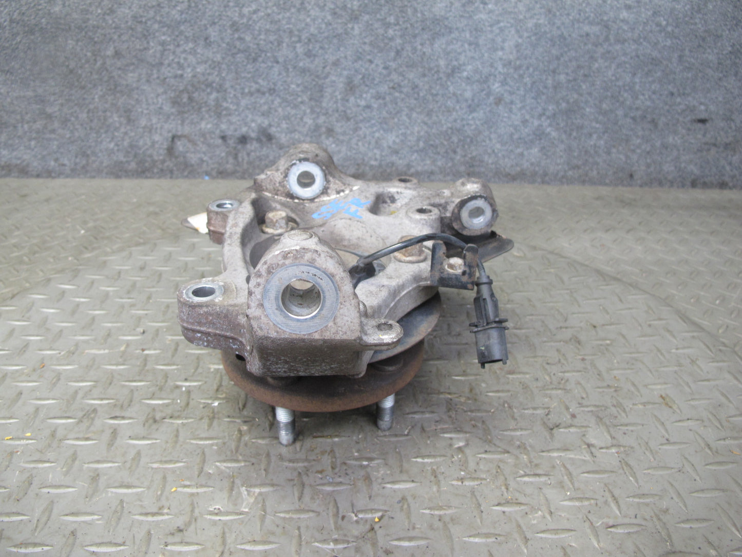 07-10 Saturn SKY Pontiac Solstice Front Right Spindle Knuckle Wheel Hub OEM