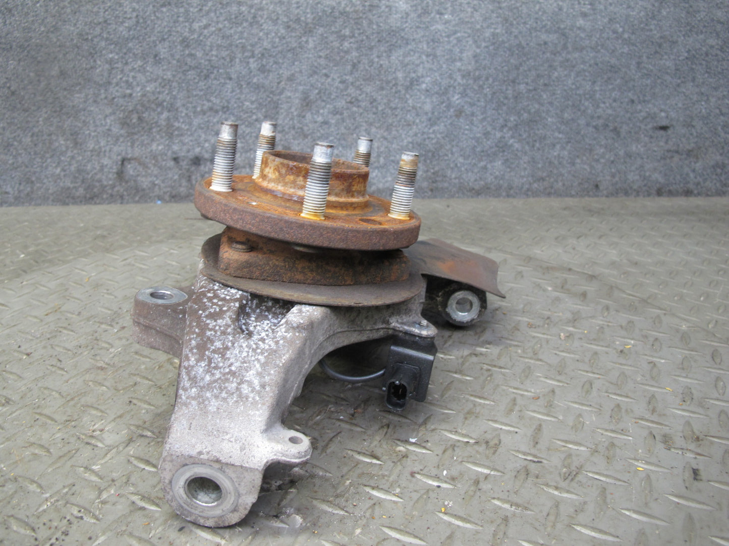07-10 Saturn SKY Pontiac Solstice Front Left Spindle Knuckle Wheel Hub 88K OEM