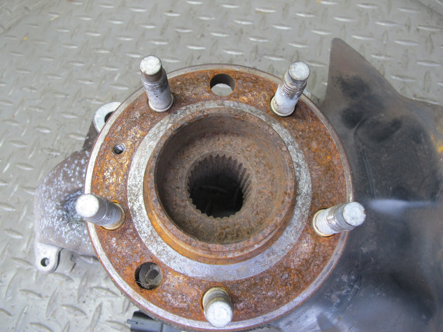 07-10 Saturn SKY Pontiac Solstice Front Left Spindle Knuckle Wheel Hub 88K OEM