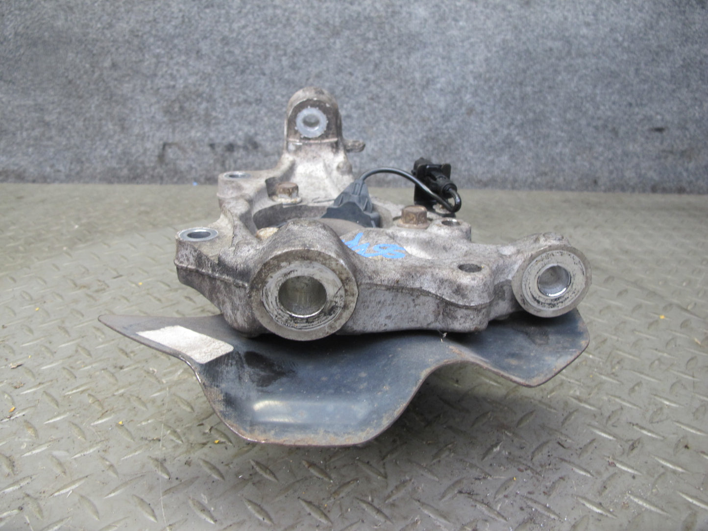 07-10 Saturn SKY Pontiac Solstice Front Left Spindle Knuckle Wheel Hub 88K OEM
