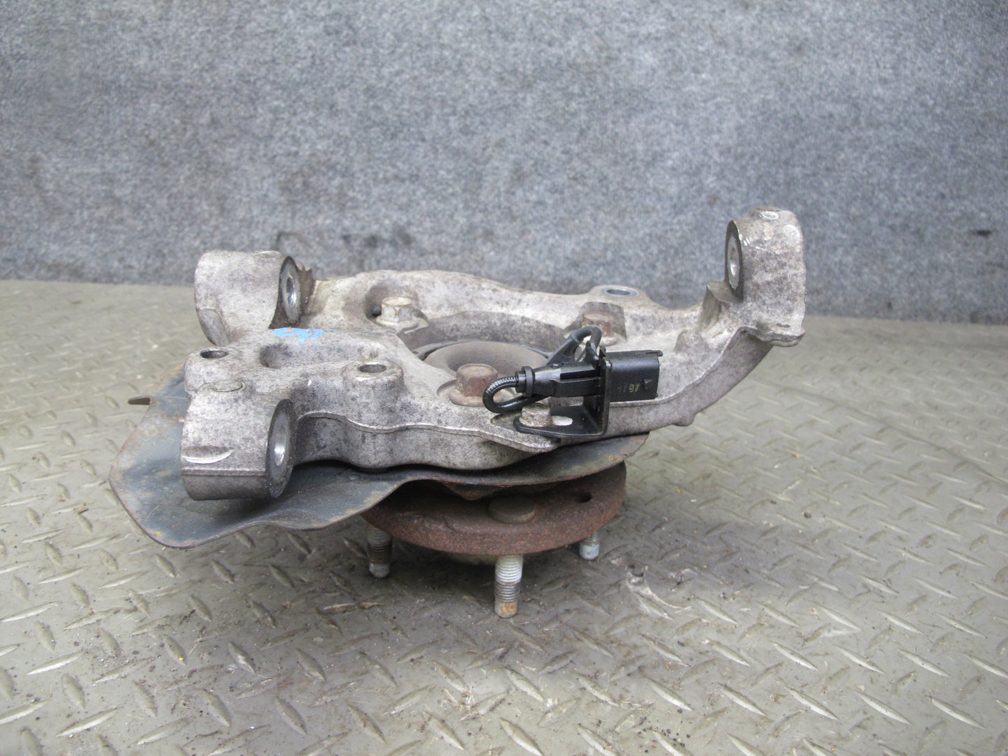 07-10 Saturn SKY Pontiac Solstice Front Left Spindle Knuckle Wheel Hub 88K OEM