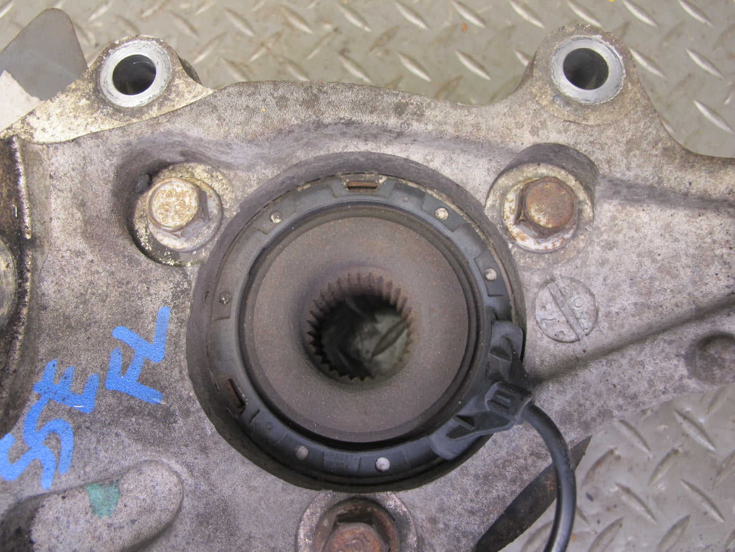 07-10 Saturn SKY Pontiac Solstice Front Left Spindle Knuckle Wheel Hub 88K OEM