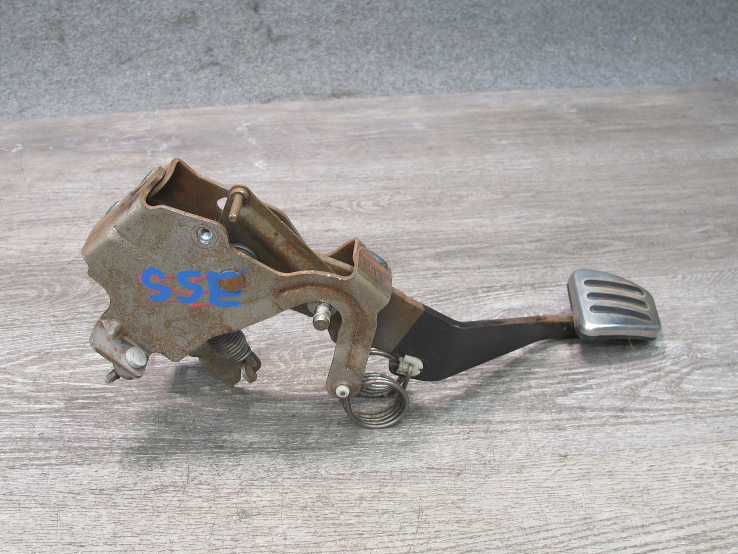 07-10 Saturn SKY M/T Transmission Clutch Brake Gas Acceleration Pedal Set OEM