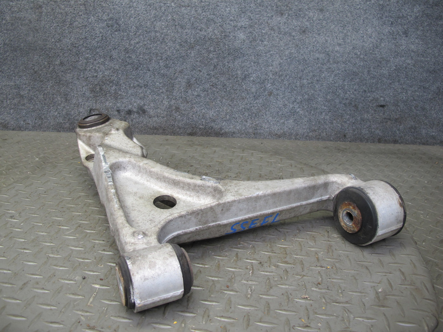 07-10 Saturn SKY Set of 2 Front Left Suspension Upper & Lower Control Arm OEM
