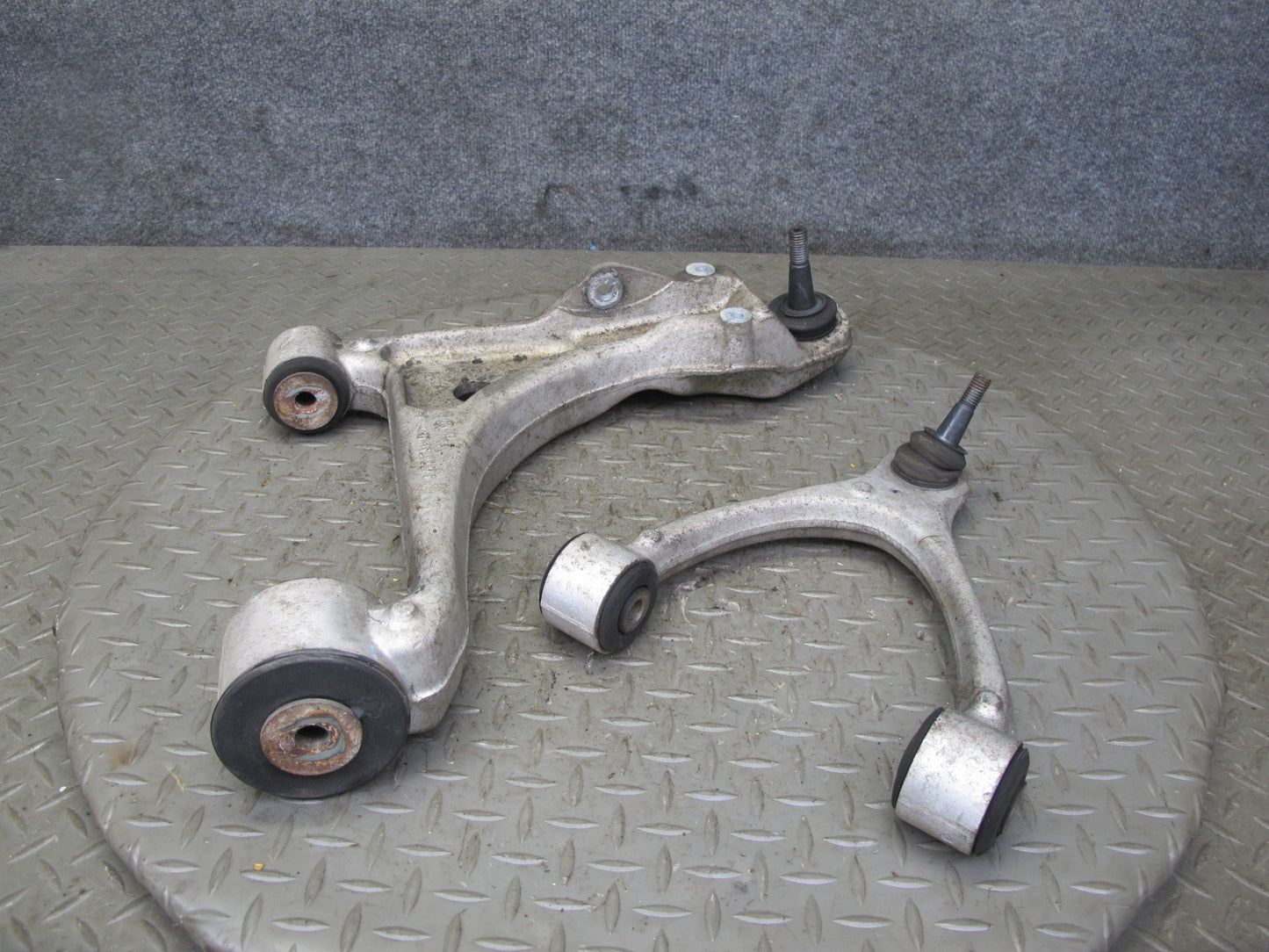 07-10 Saturn SKY Set of 2 Front Right Suspension Upper & Lower Control Arm OEM