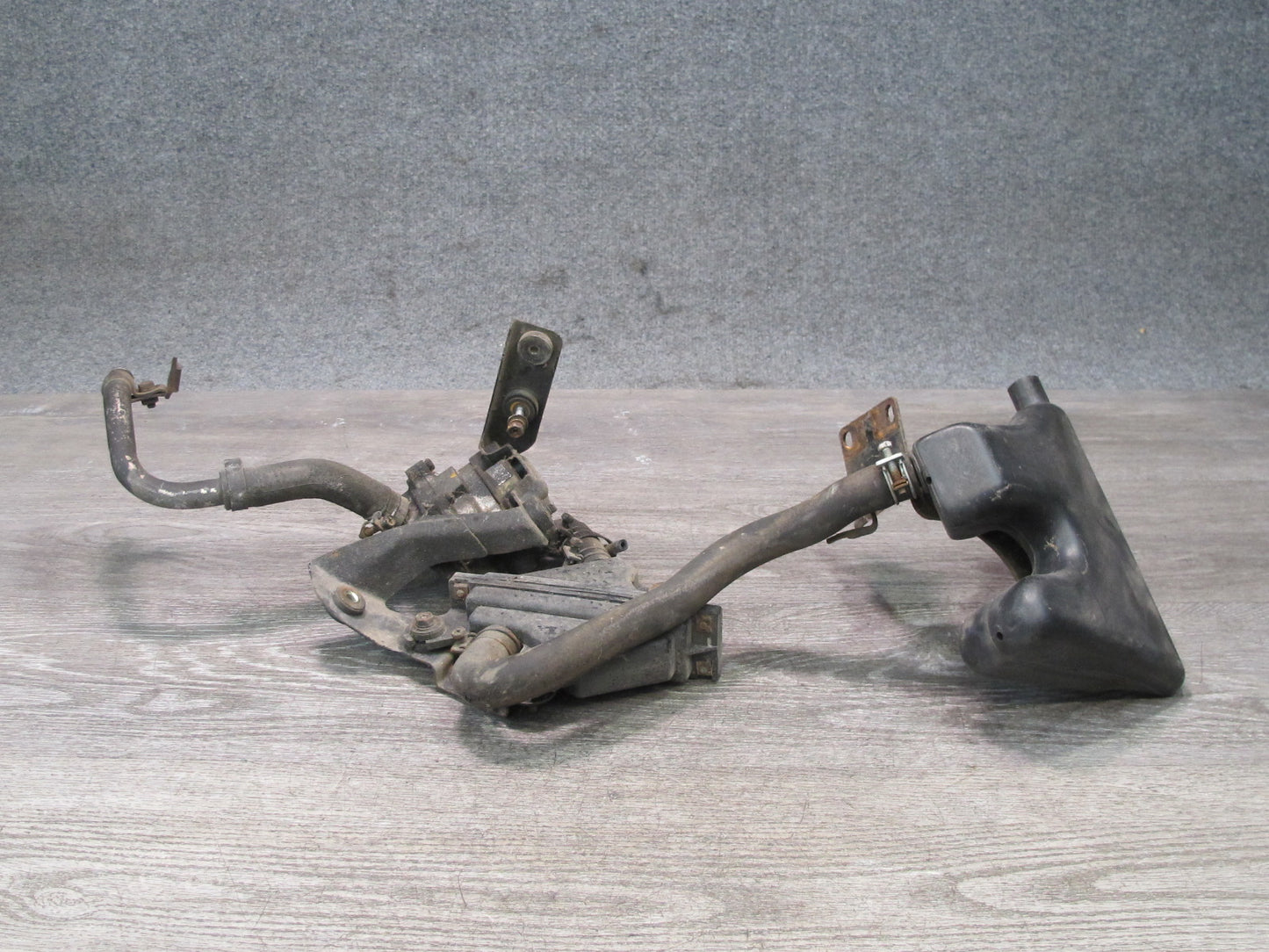 90-91 Nissan Z32 300ZX Turbo Left Auxiliary Secondary Smog Pump w Resonator OEM