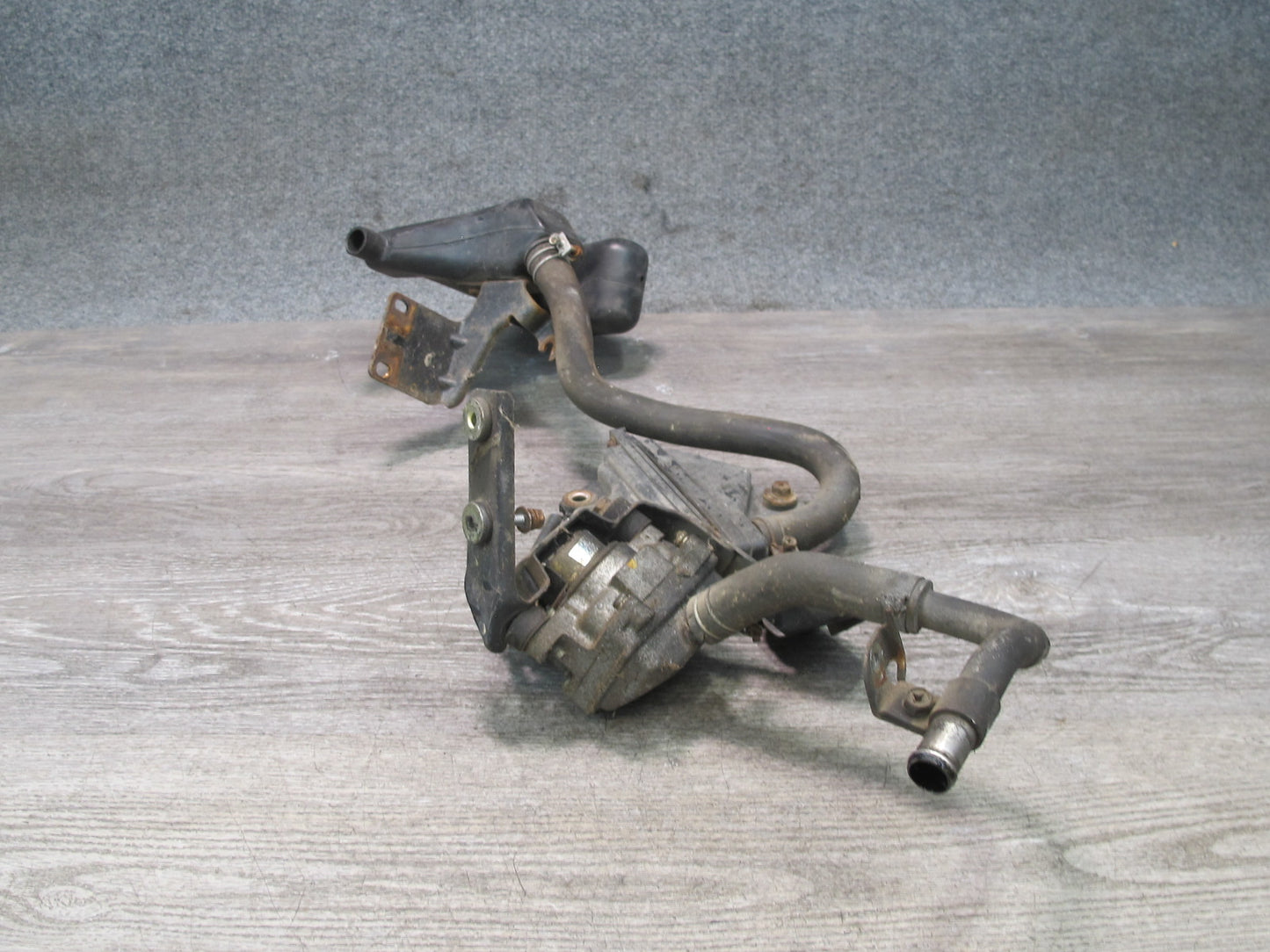 90-91 Nissan Z32 300ZX Turbo Left Auxiliary Secondary Smog Pump w Resonator OEM