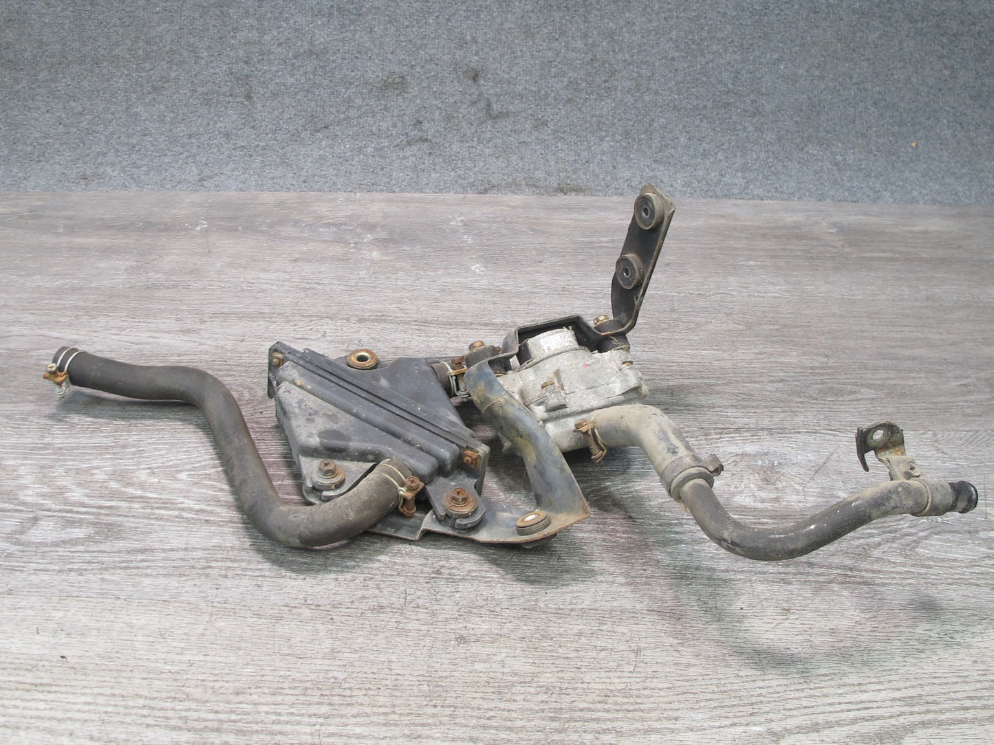 90-91 Nissan Z32 300ZX Turbo Right Auxiliary Secondary Smog Pump w Air Cleaner