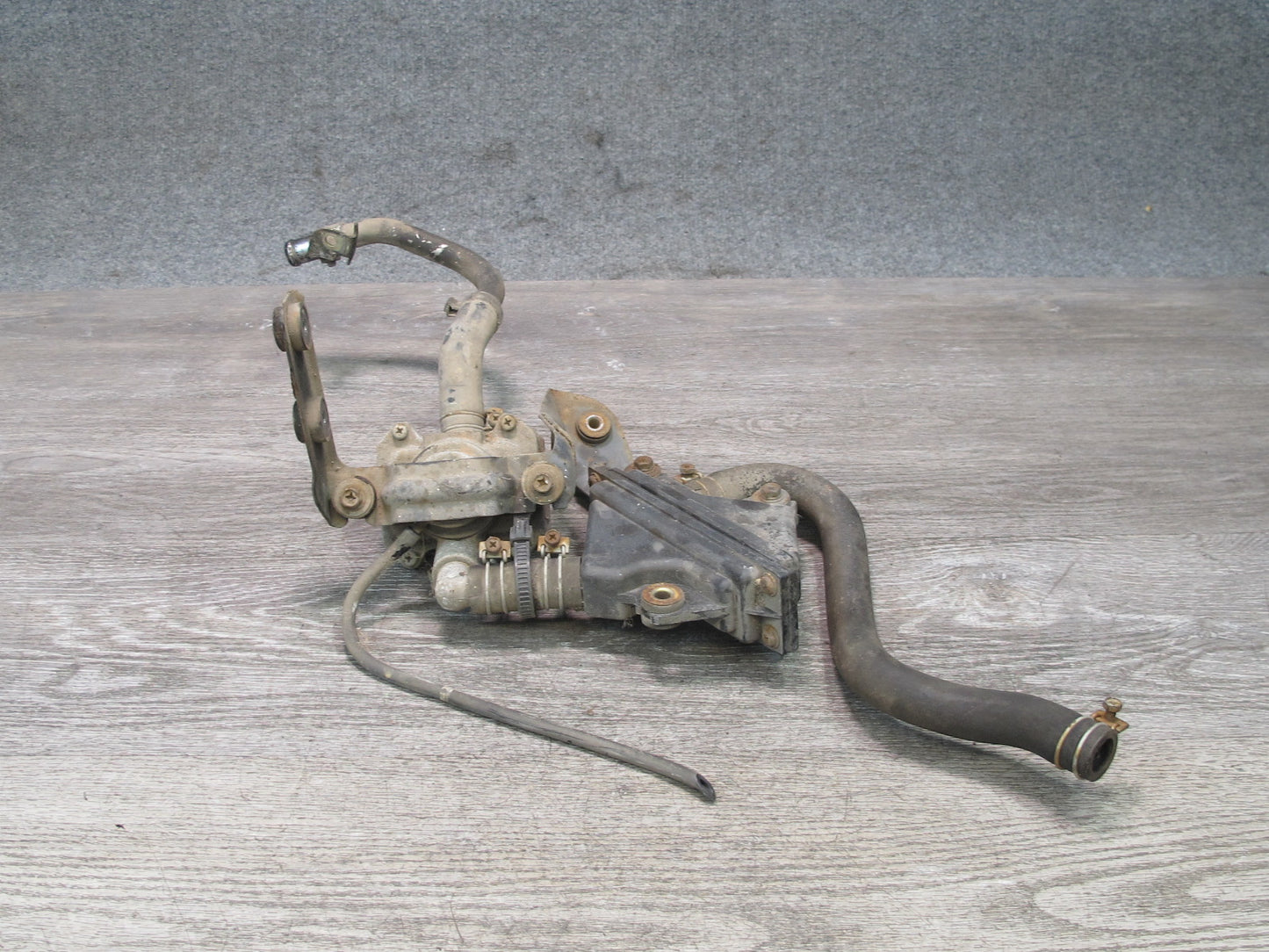 90-91 Nissan Z32 300ZX Turbo Right Auxiliary Secondary Smog Pump w Air Cleaner