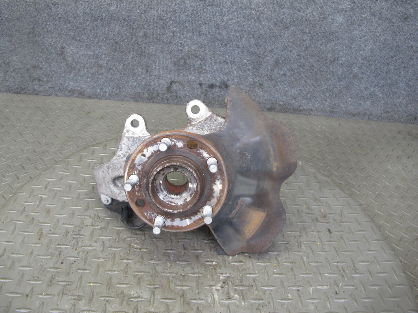 07-10 Saturn SKY Pontiac Solstice Rear Right Spindle Knuckle Wheel Hub 88K OEM