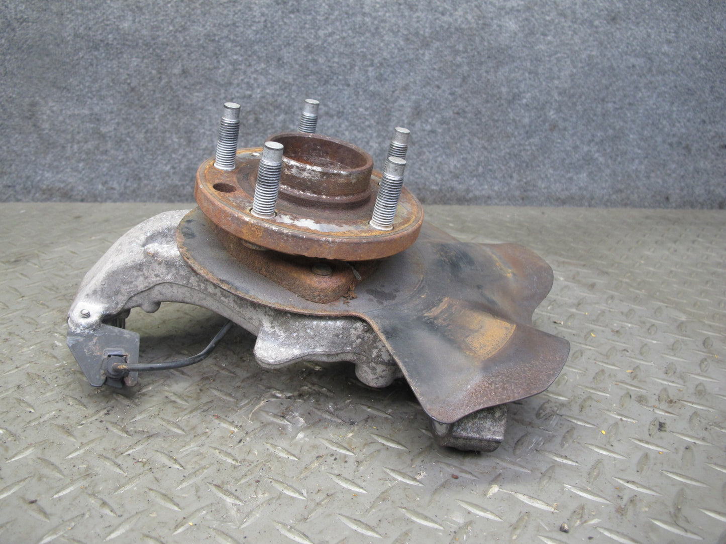 07-10 Saturn SKY Pontiac Solstice Rear Right Spindle Knuckle Wheel Hub 88K OEM