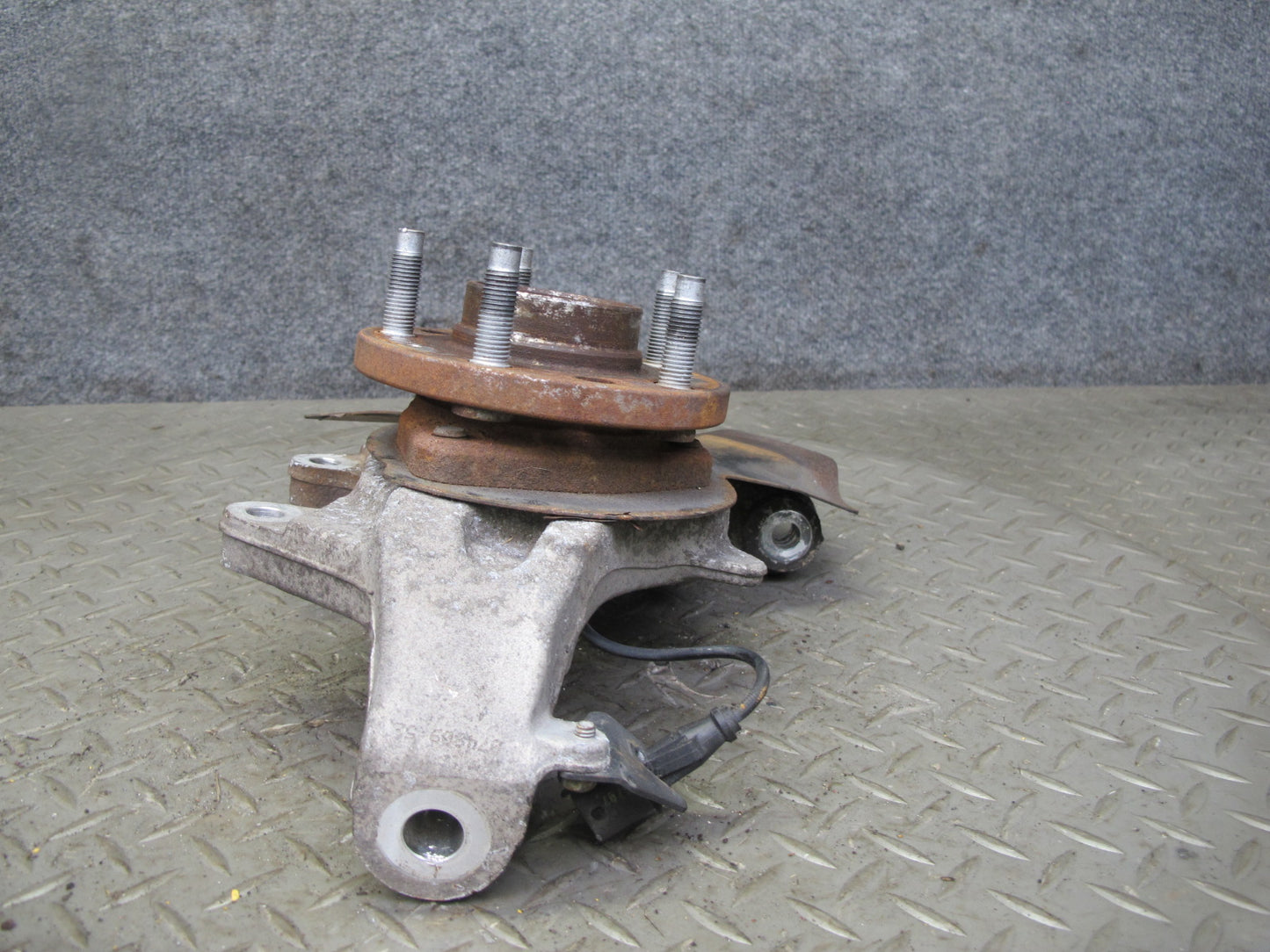 07-10 Saturn SKY Pontiac Solstice Rear Right Spindle Knuckle Wheel Hub 88K OEM