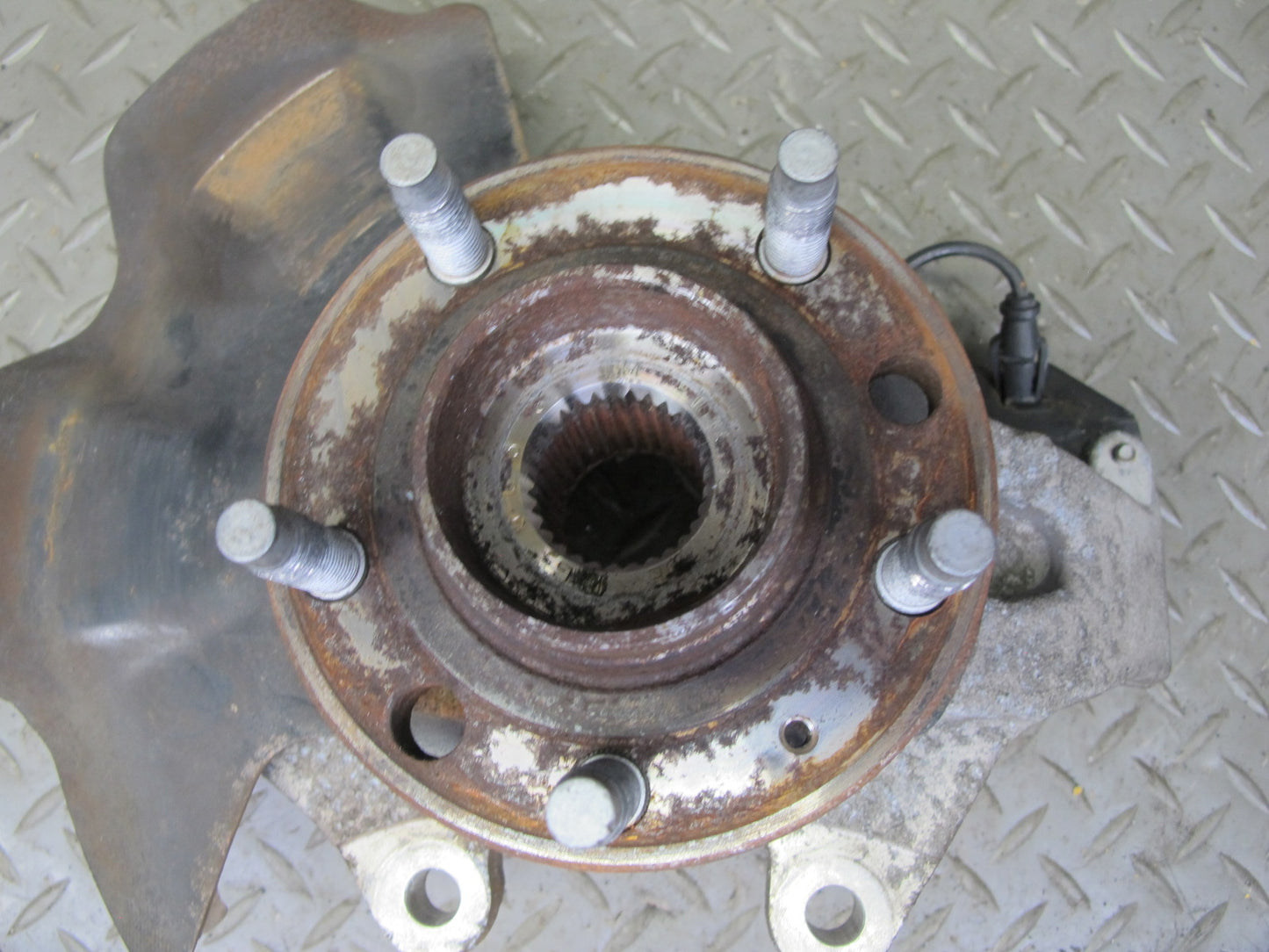 07-10 Saturn SKY Pontiac Solstice Rear Right Spindle Knuckle Wheel Hub 88K OEM