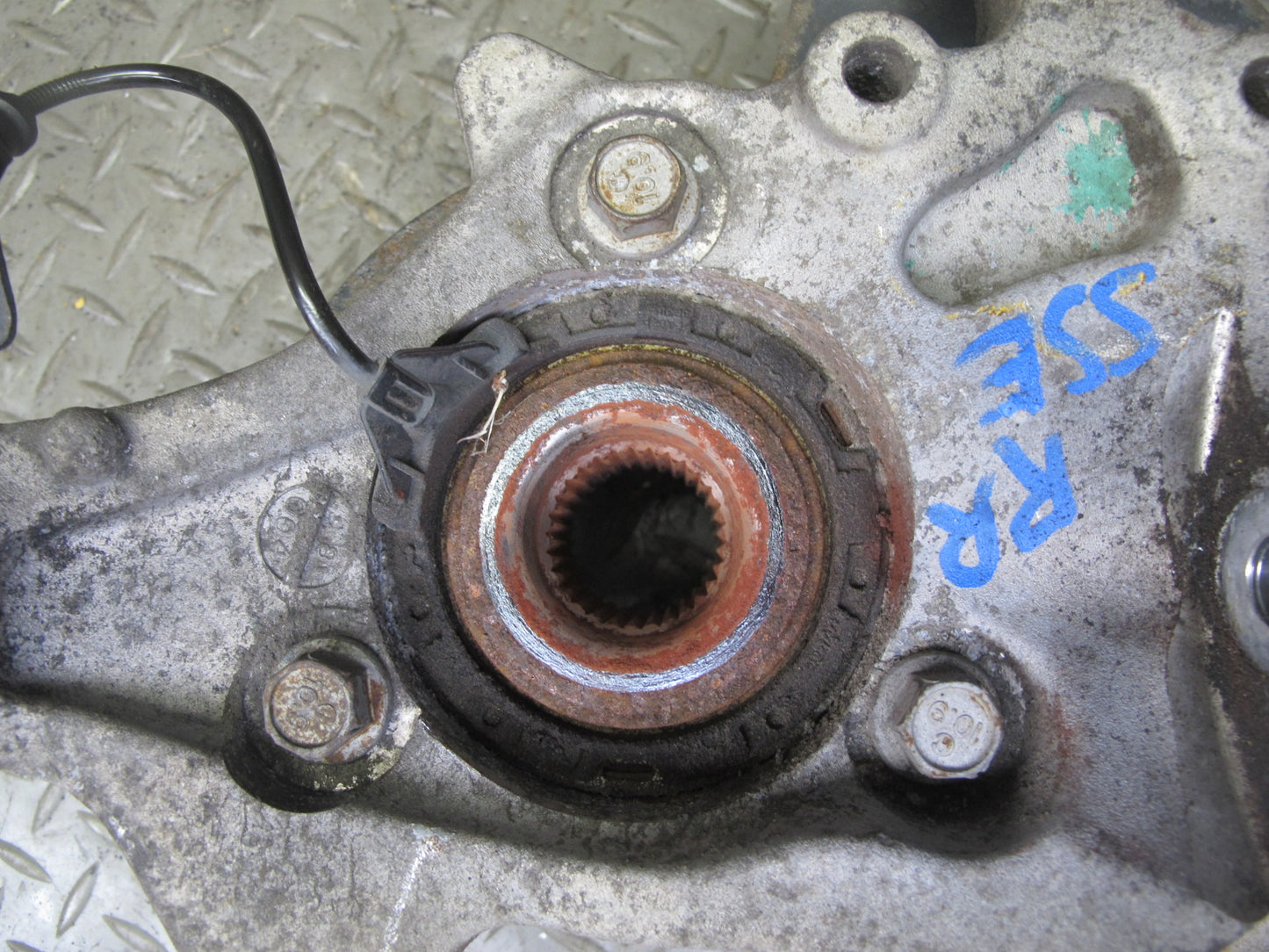 07-10 Saturn SKY Pontiac Solstice Rear Right Spindle Knuckle Wheel Hub 88K OEM