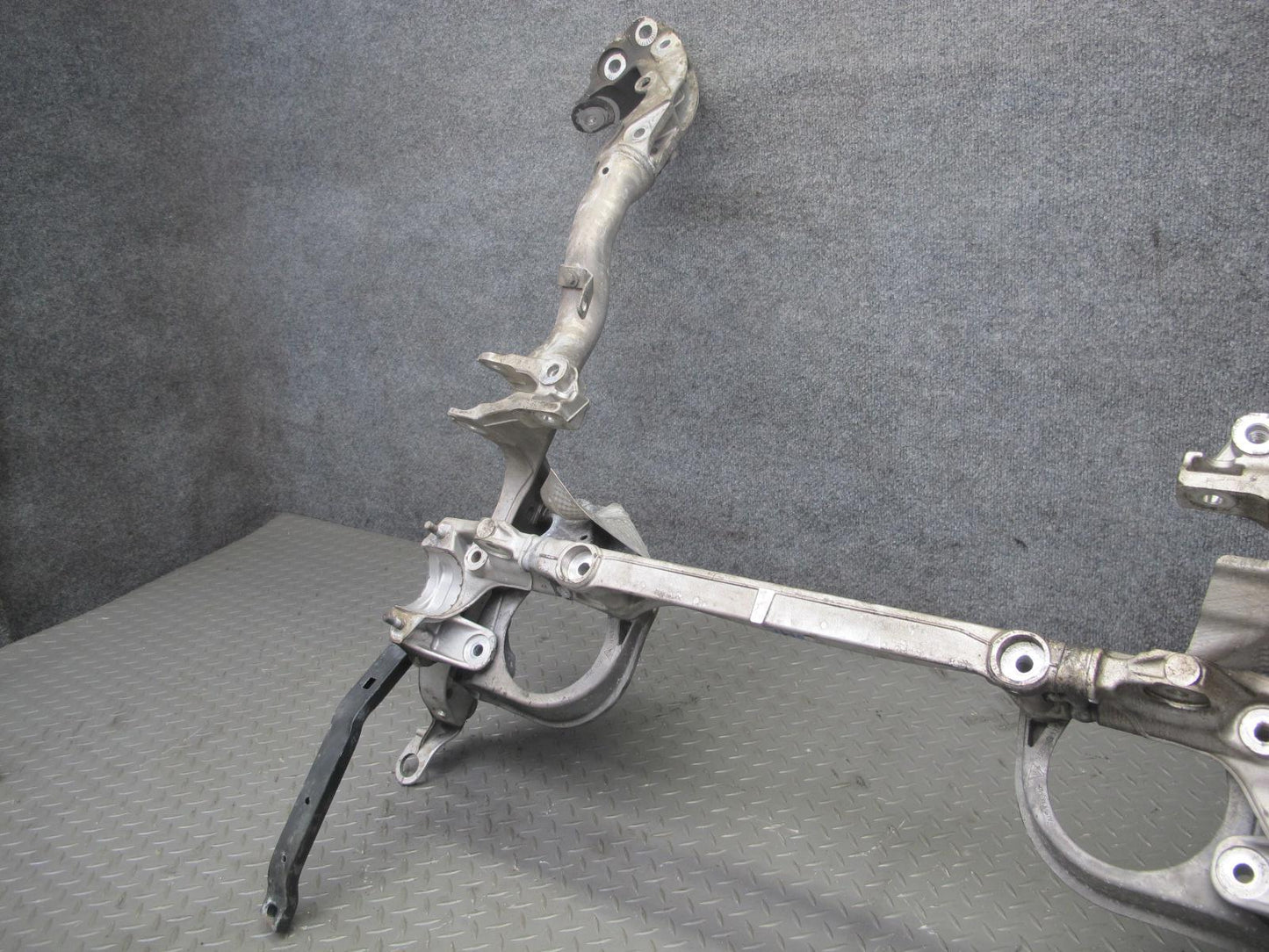 2015-2018 Porsche Macan 95B Front Suspension Crossmember Carrier 95B399315B