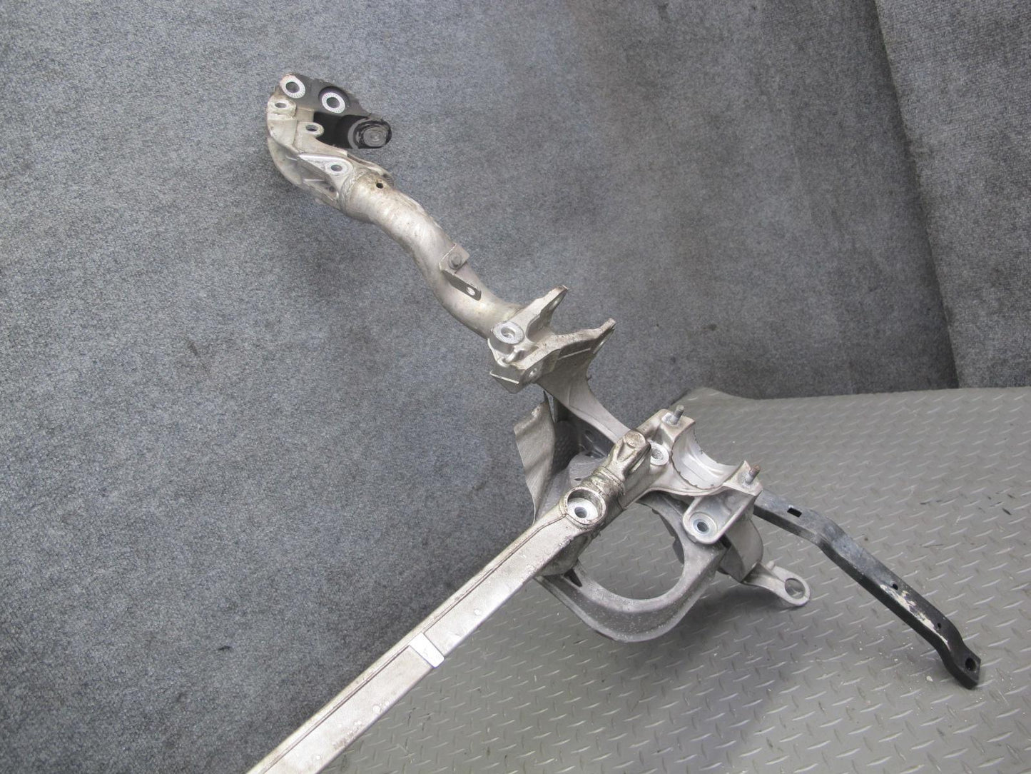 2015-2018 Porsche Macan 95B Front Suspension Crossmember Carrier 95B399315B