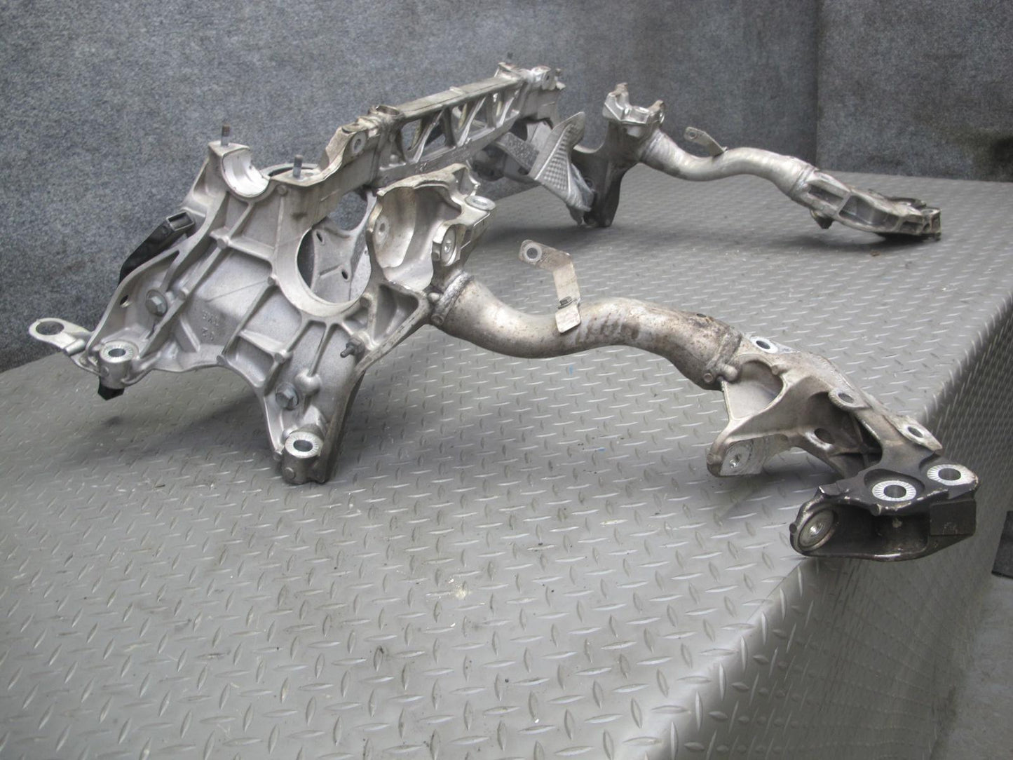 2015-2018 Porsche Macan 95B Front Suspension Crossmember Carrier 95B399315B