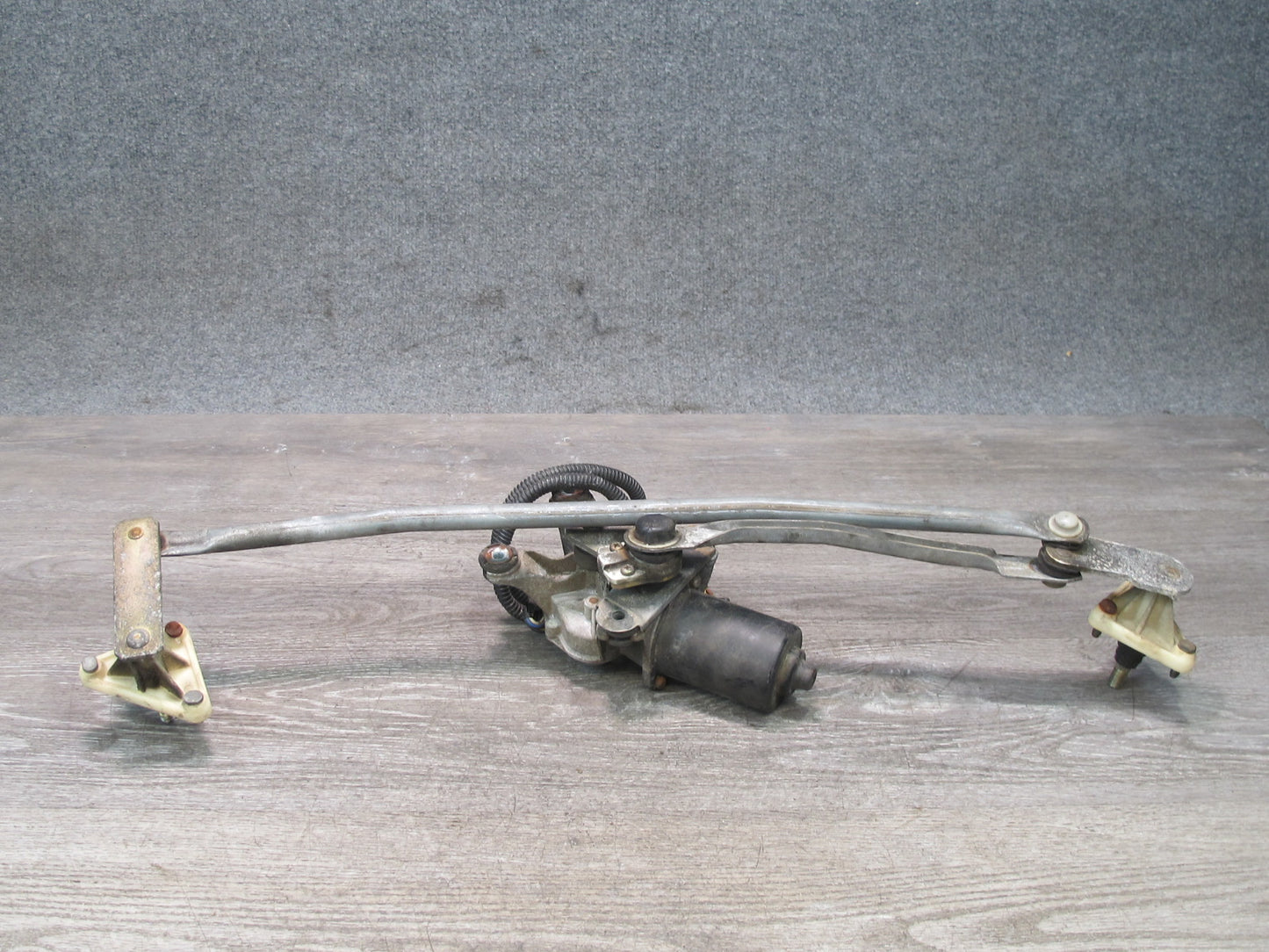 90-96 Nissan Z32 300ZX 2+0 Windshield Wiper Transmission Linkage w Motor OEM