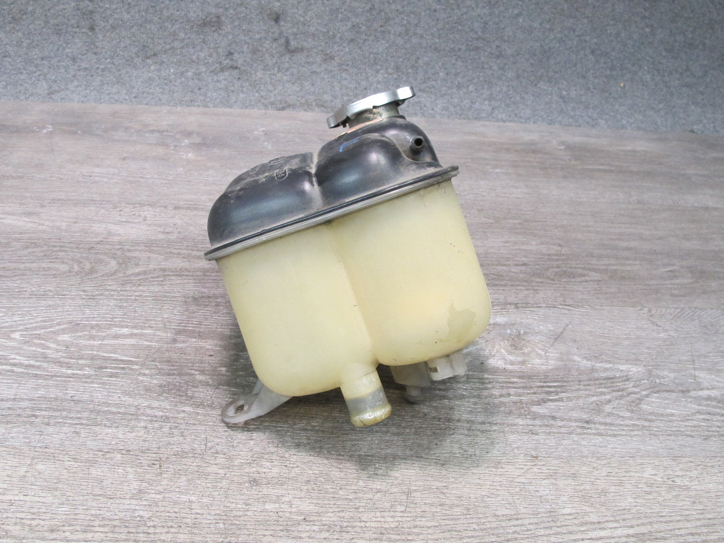 96-99 Mercedes W140 C140 Cl-class Engine Expansion Overflow Reservoir Tank OEM