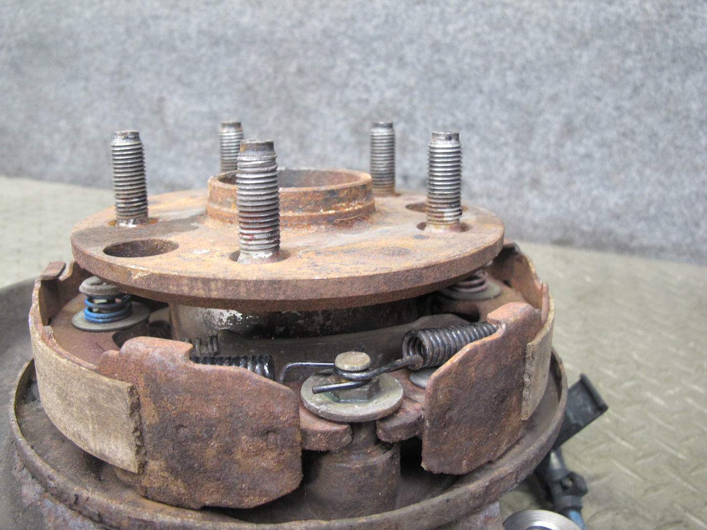 92-00 Lexus JZZ31L SC400 SC300 RWD Rear Right Spindle Knuckle Wheel Hub OEM