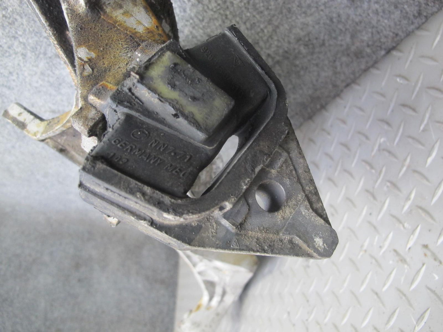 1984-1995 Porsche 928 S A/T Rear Sub Frame Suspension Crossmember Carrier