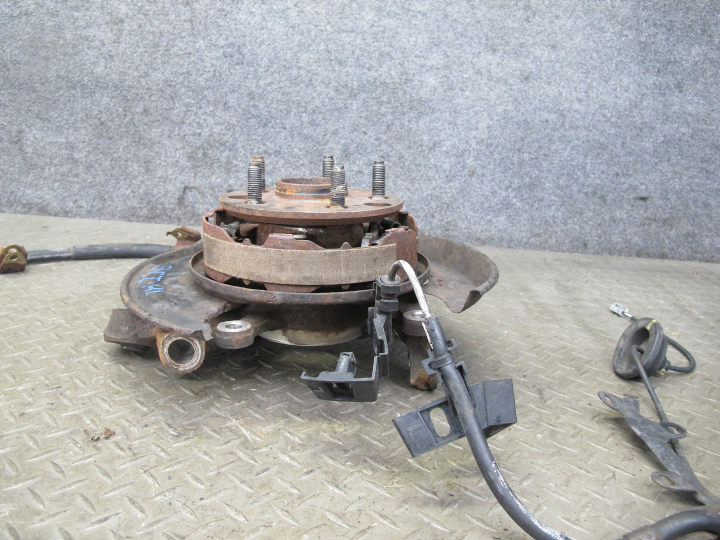 92-00 Lexus JZZ31L SC400 SC300 RWD Rear Left Spindle Knuckle Wheel Hub OEM