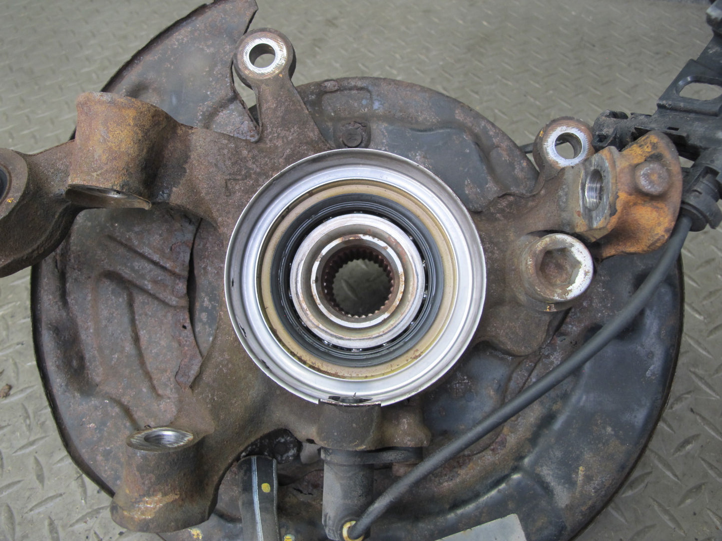 92-00 Lexus JZZ31L SC400 SC300 RWD Rear Left Spindle Knuckle Wheel Hub OEM
