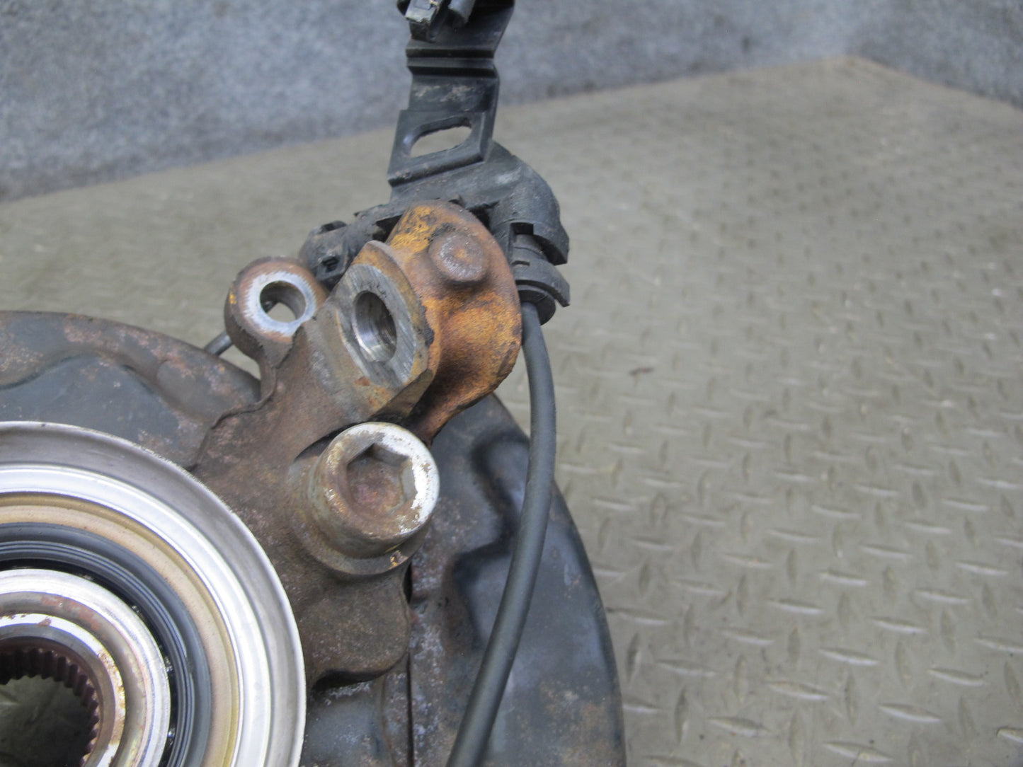 92-00 Lexus JZZ31L SC400 SC300 RWD Rear Left Spindle Knuckle Wheel Hub OEM