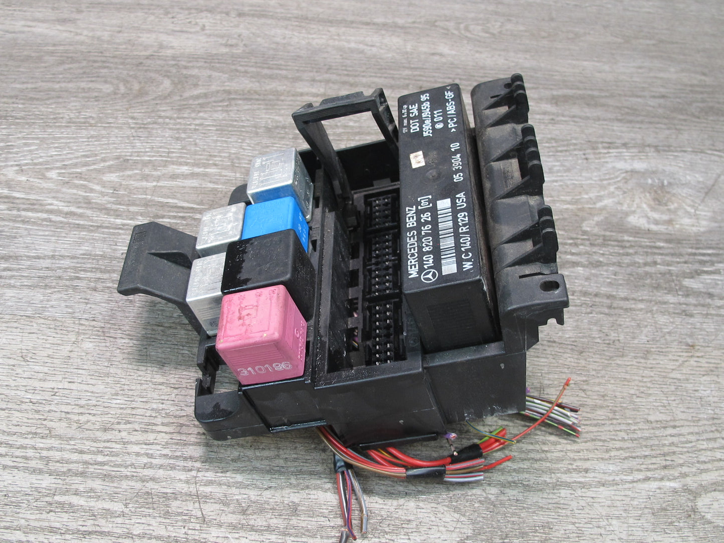 96-99 Mercedes W140 C140 Cl-class Fuse Relay Box Module OEM