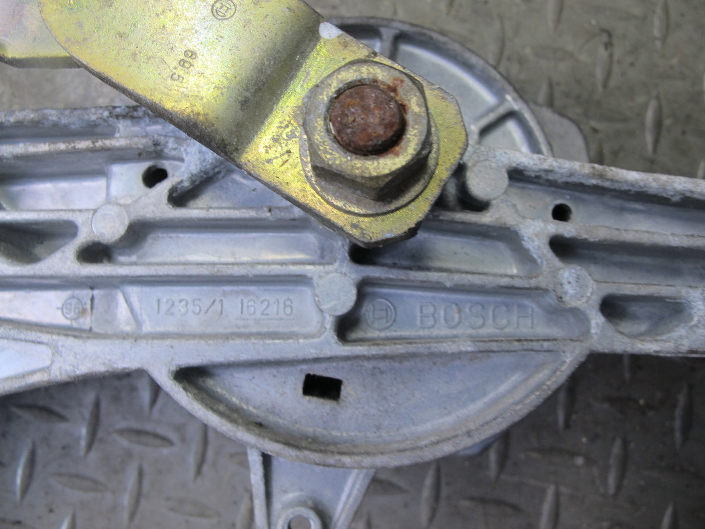 96-99 Mercedes W140 C140 CL Windshield Wiper Transmission Linkage w Motor OEM