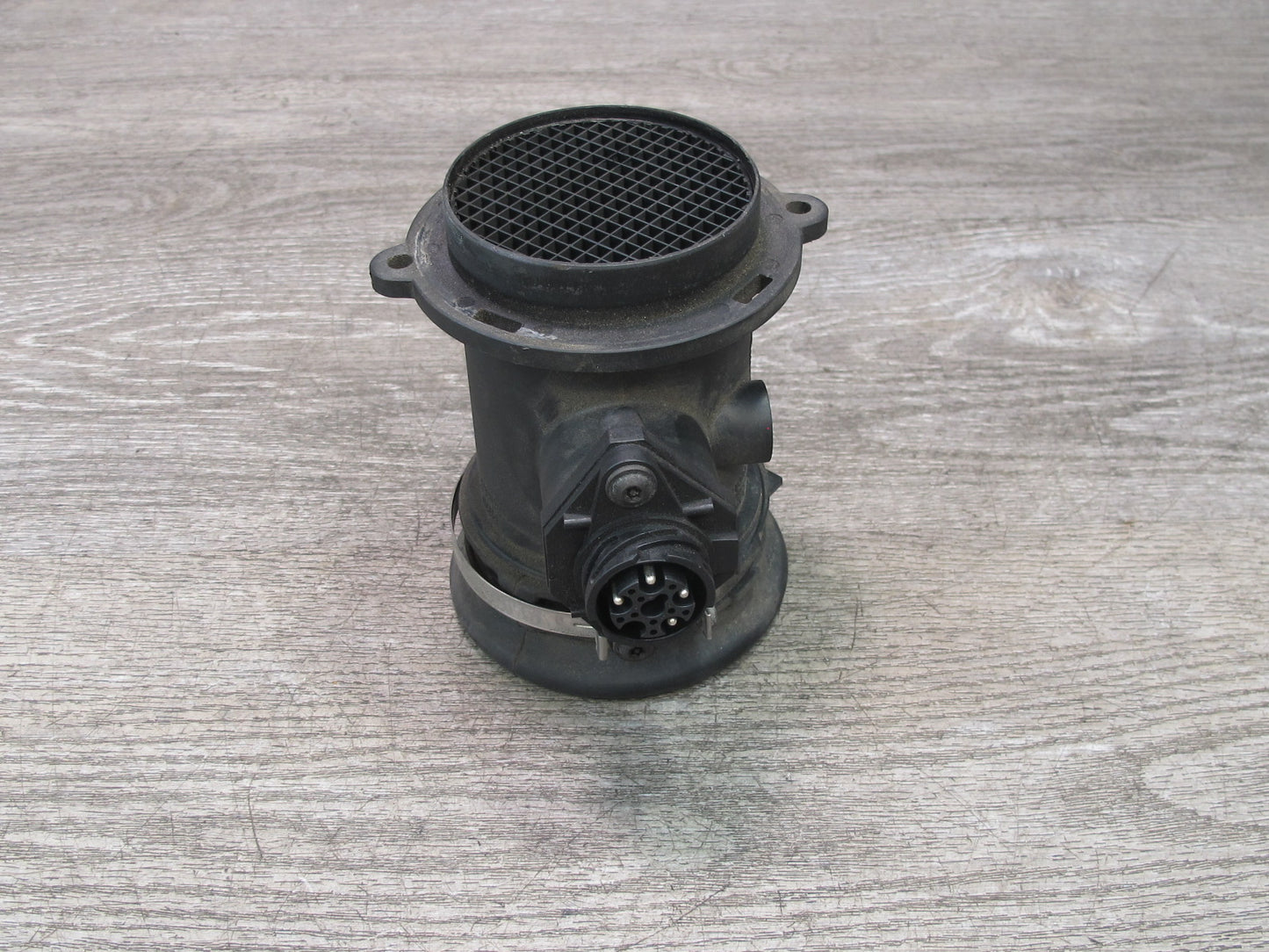 96-99 Mercedes W140 C140 CL600 S600 Mass Air Flow Meter MAF Sensor OEM