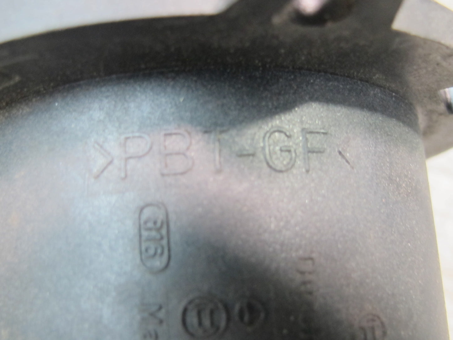 96-99 Mercedes W140 C140 CL600 S600 Mass Air Flow Meter MAF Sensor OEM
